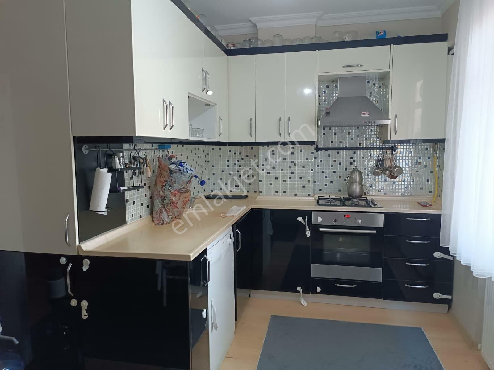 Soğanlı Meydana 5 Dakika Yürüme Mesafesinde 15 Yıllık Satılık Satılık Daire