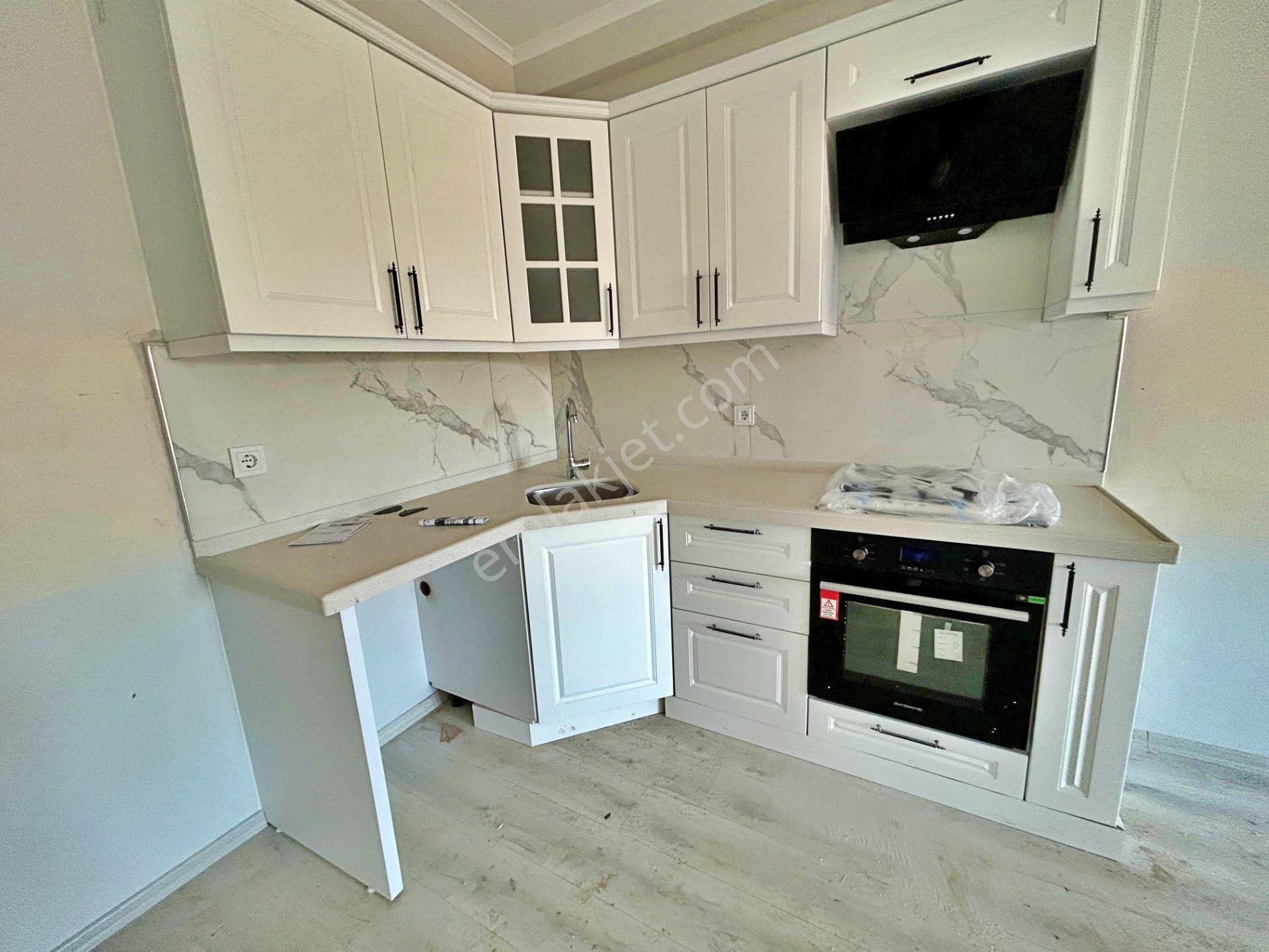 ➡️gültaş Emlaktan Altınkumda Satılık 2+1 Üç Cepheli Site İçinde Daire