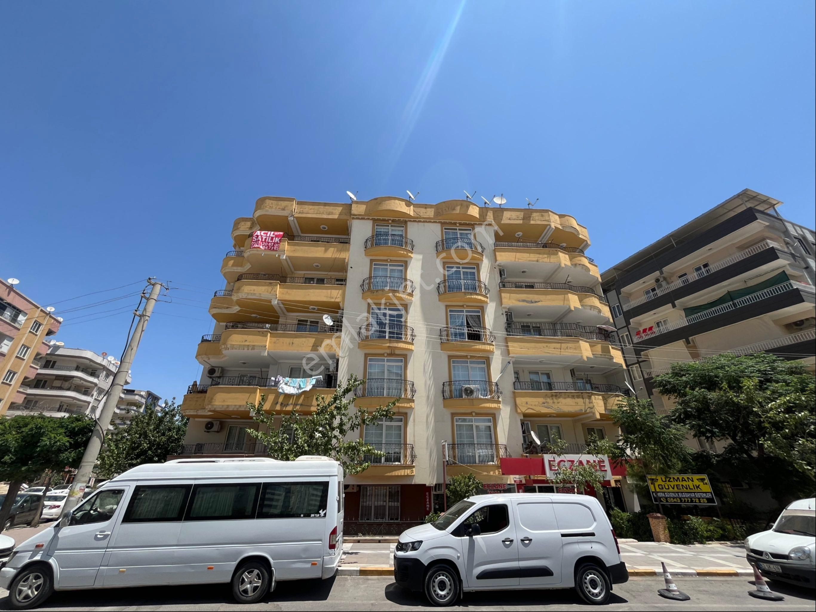 Acil Emlak Güvencesiyle Satlık 4+1 Daire Karşıyaka