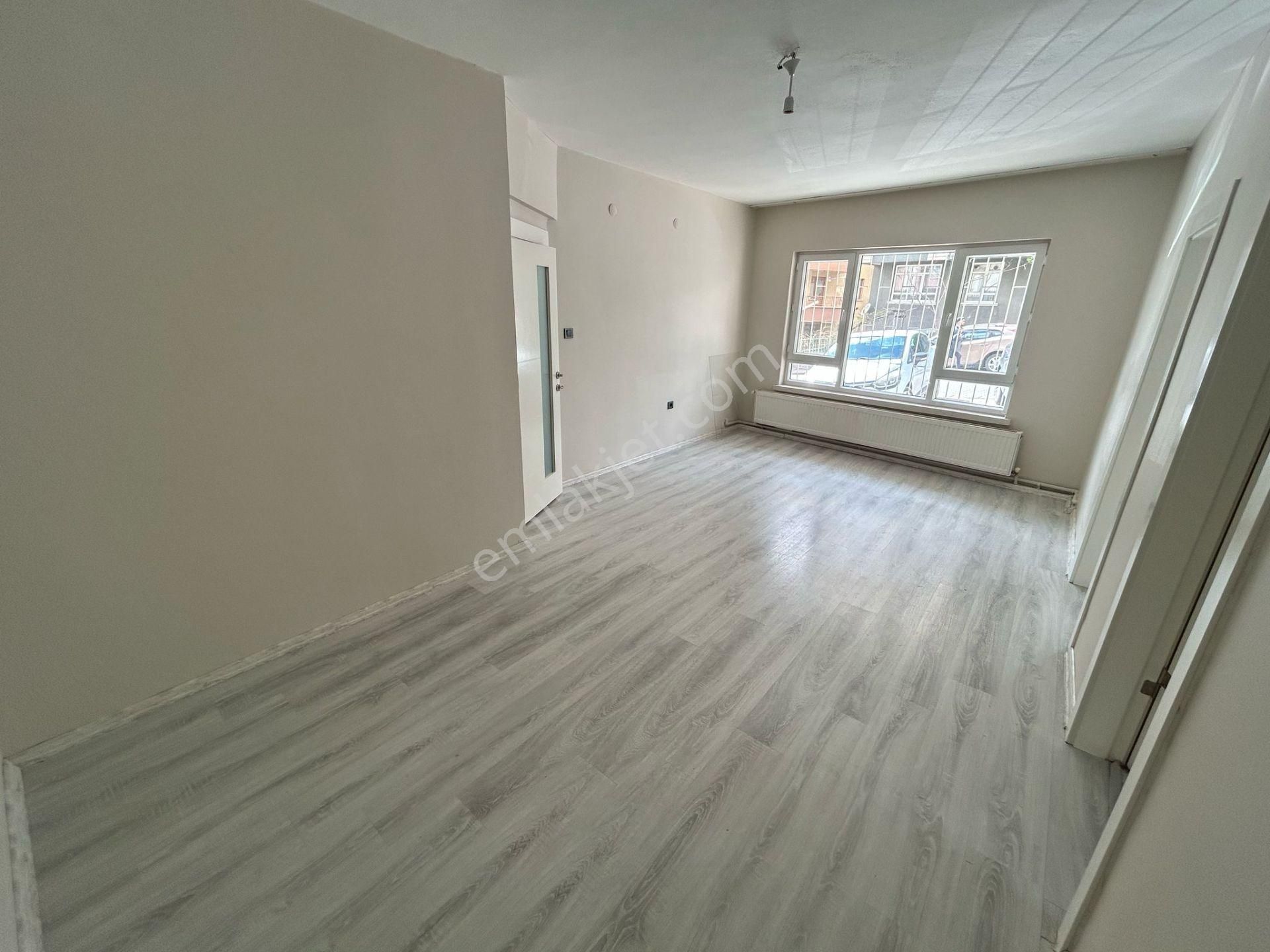 Kiralık*köşk Mah*metroya*okullara*marketlere*yakın*giriş 3+1 Daire