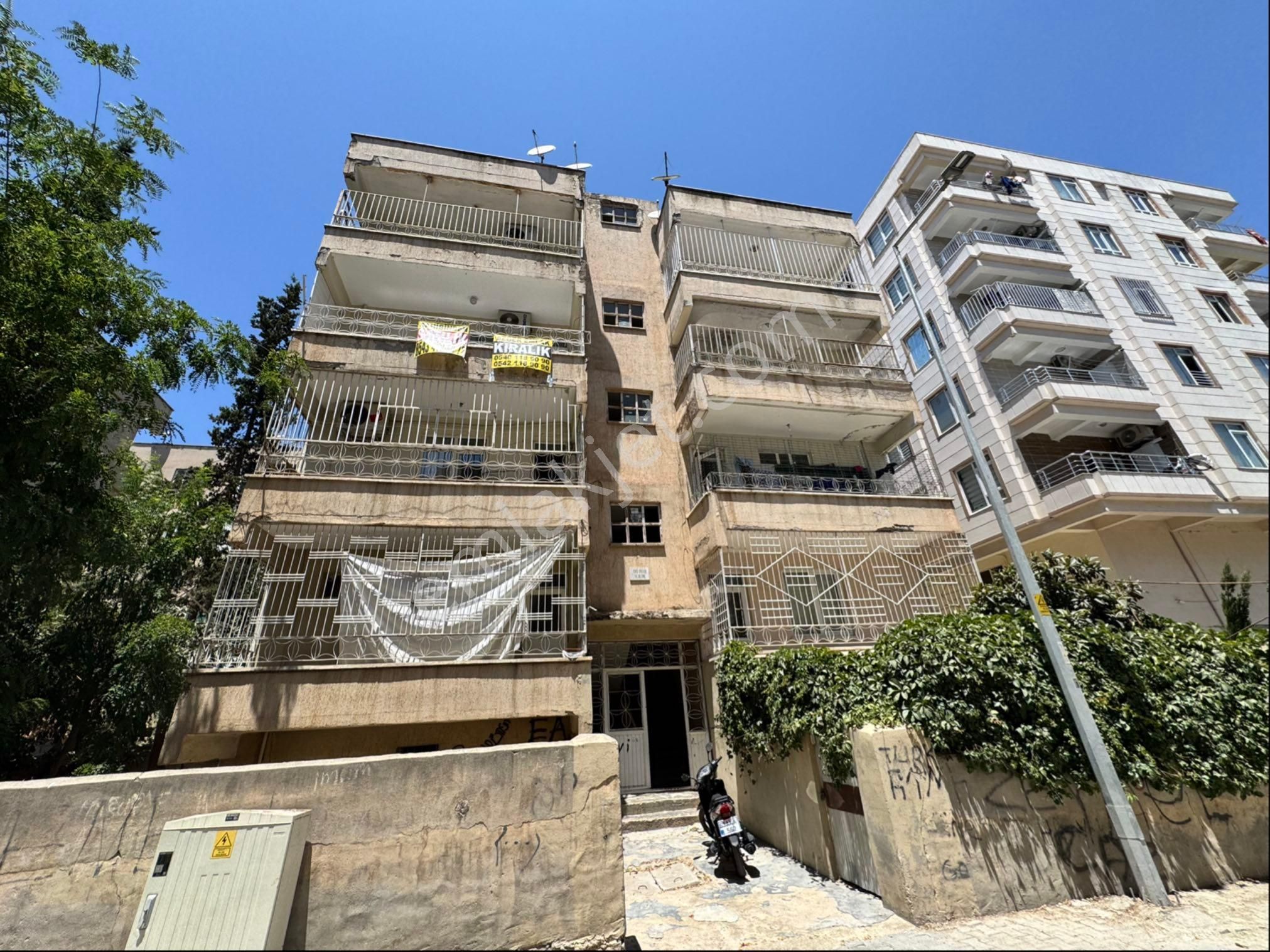 Azger Emlkak Tan Yeşil Direk Te 2+1 Kiralık Daire