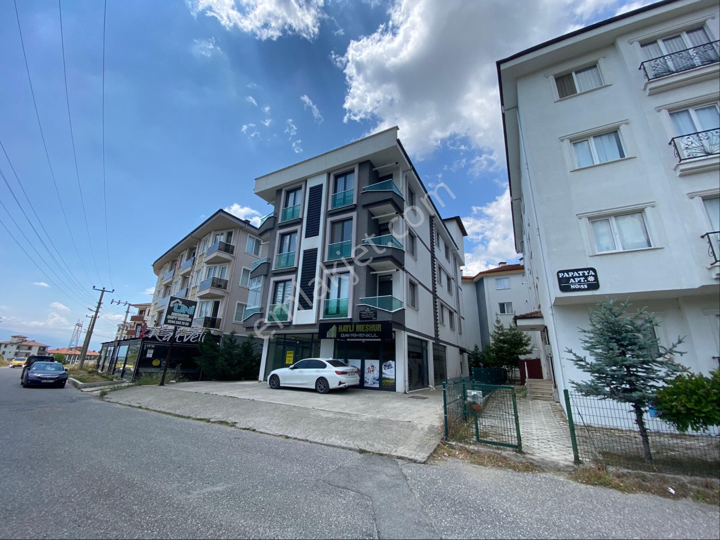 Akmanoğlu Emlak'tan Üniversite Bölgesinde Kiralık Daire 1+1 Full Eşyalı