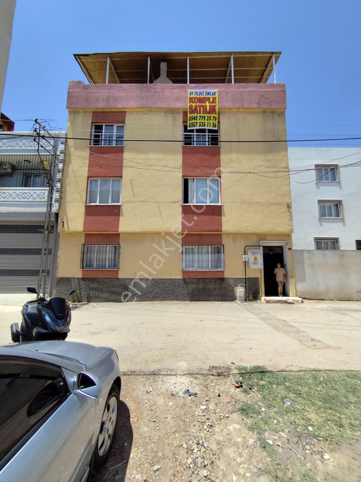 Ayyıldız Emlaktan 144 M2 Komple Satılık 3.5 Katlı Teraslı Bahçeli Bina - Görsel 18