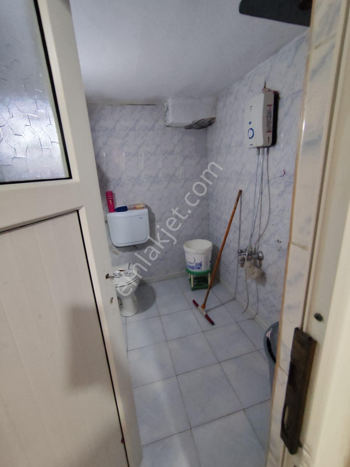 Ayyıldız Emlaktan 144 M2 Komple Satılık 3.5 Katlı Teraslı Bahçeli Bina - Görsel 13