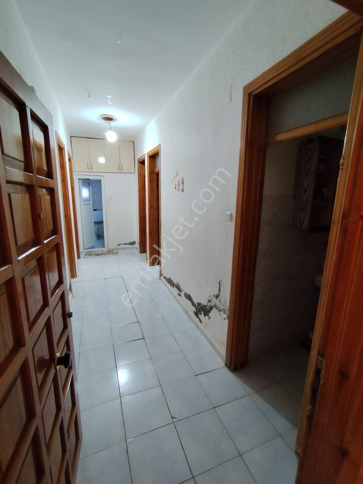 Ayyıldız Emlaktan 144 M2 Komple Satılık 3.5 Katlı Teraslı Bahçeli Bina - Görsel 14