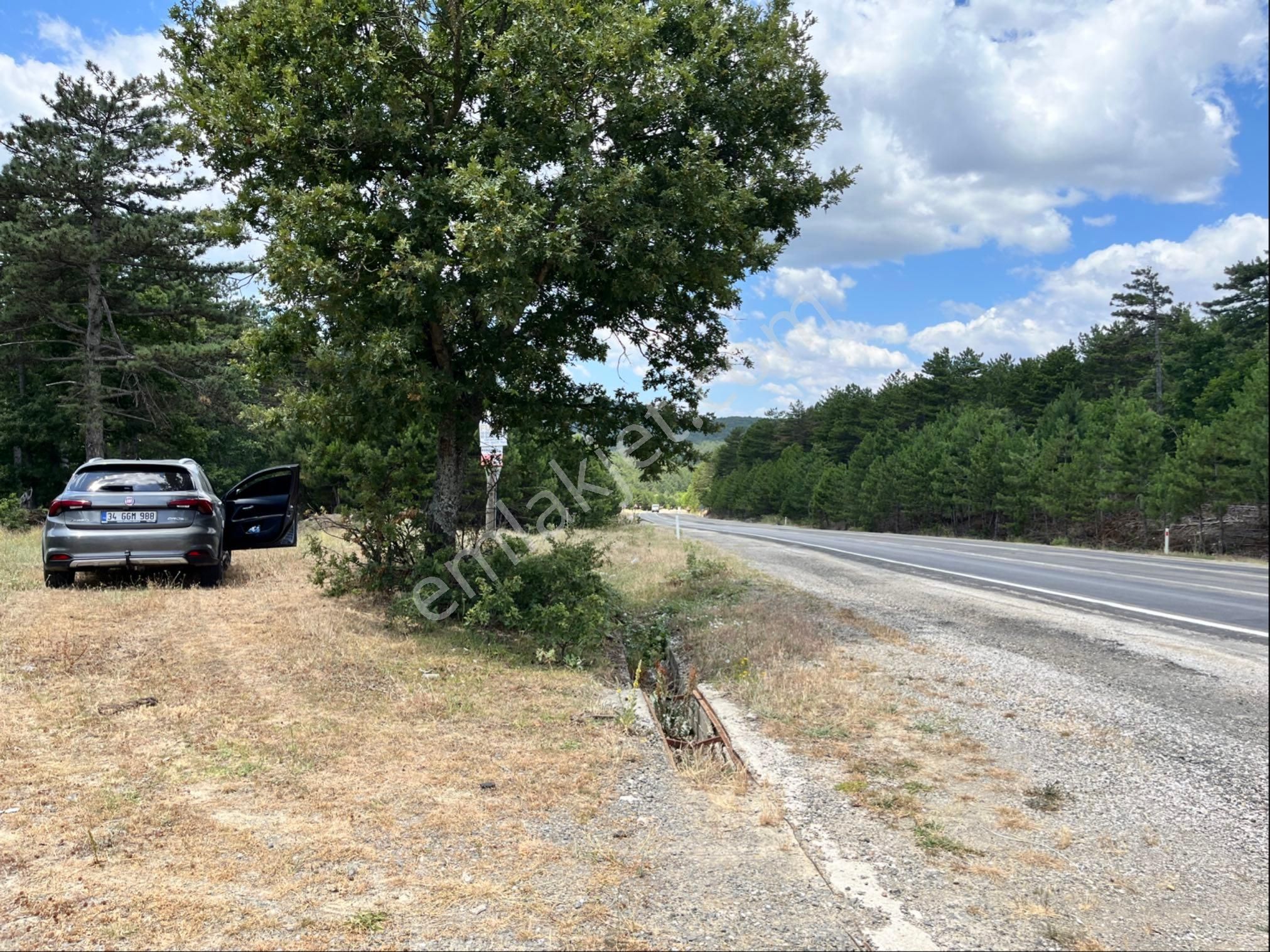 Asfalt Yol Üzerinde Özel Konumlu Arazi - Görsel 3