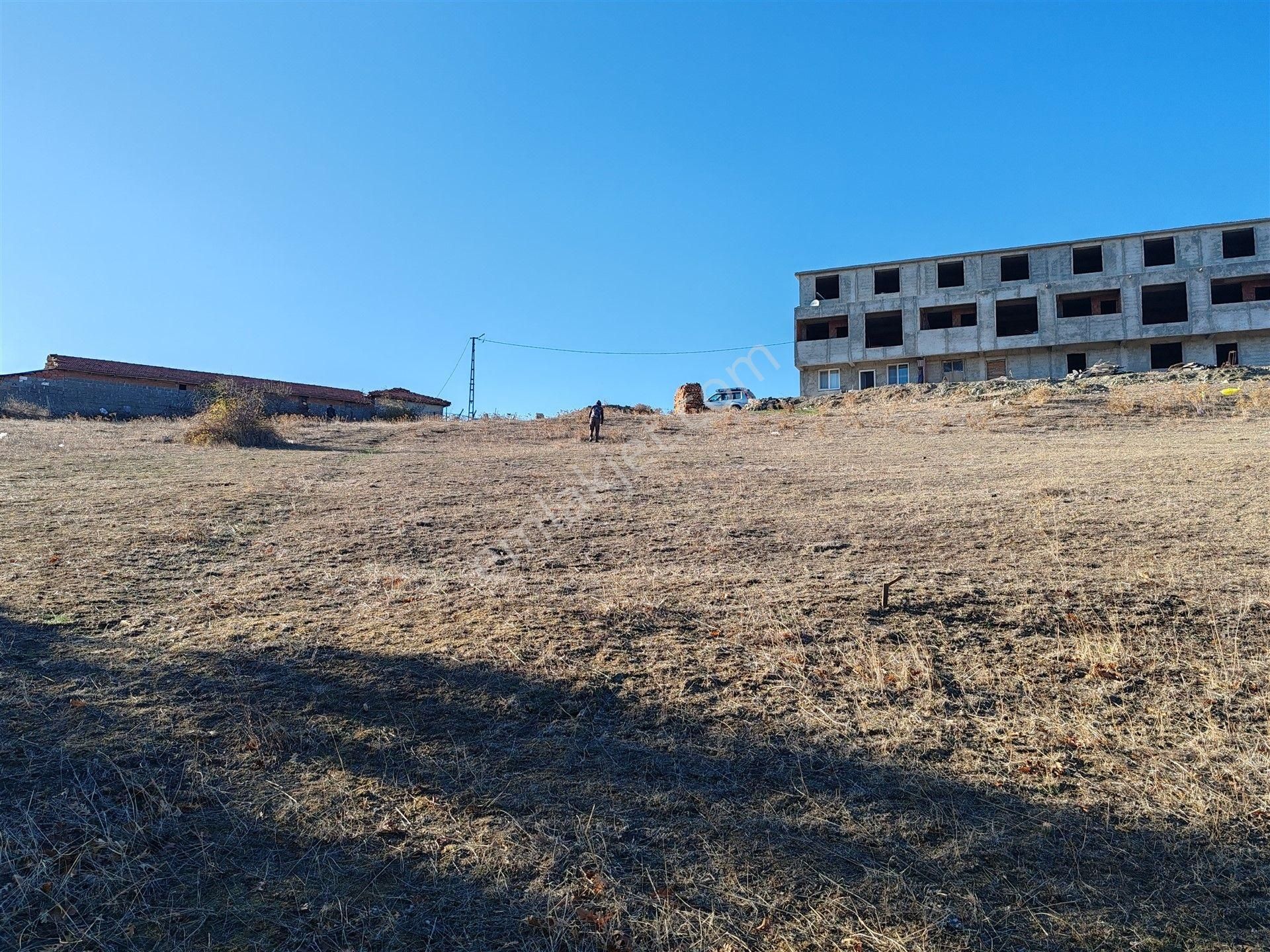 1.390 M2 Arsa Köy Evi (2 Kat %40 ) İmarlı Projeli (2+1) Gönen'de