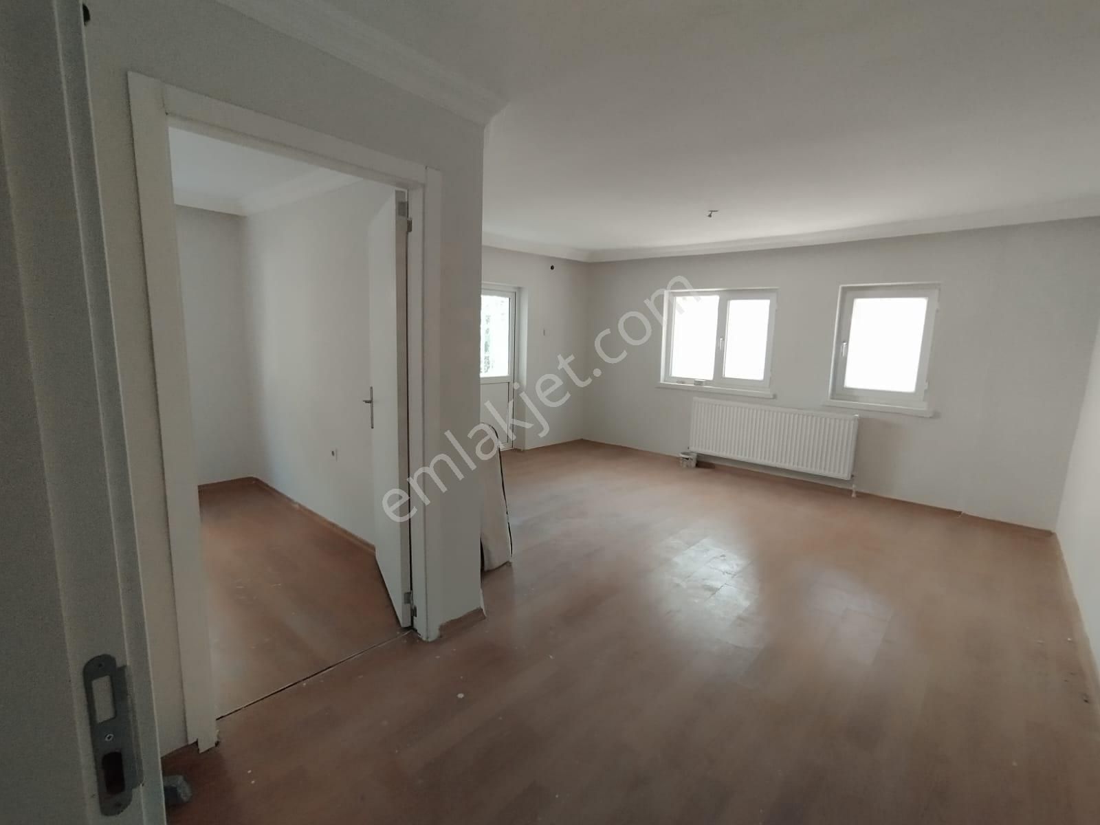 Kamil Ocak Mah İzcibaşı Sokak 3+1 Giriş Arka Cephe Yapılı Daire