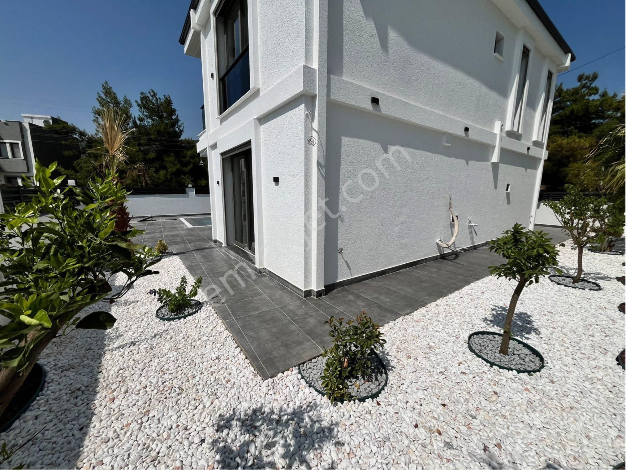 Denize Yakın Havuzlu Lüks Villa - Görsel 3
