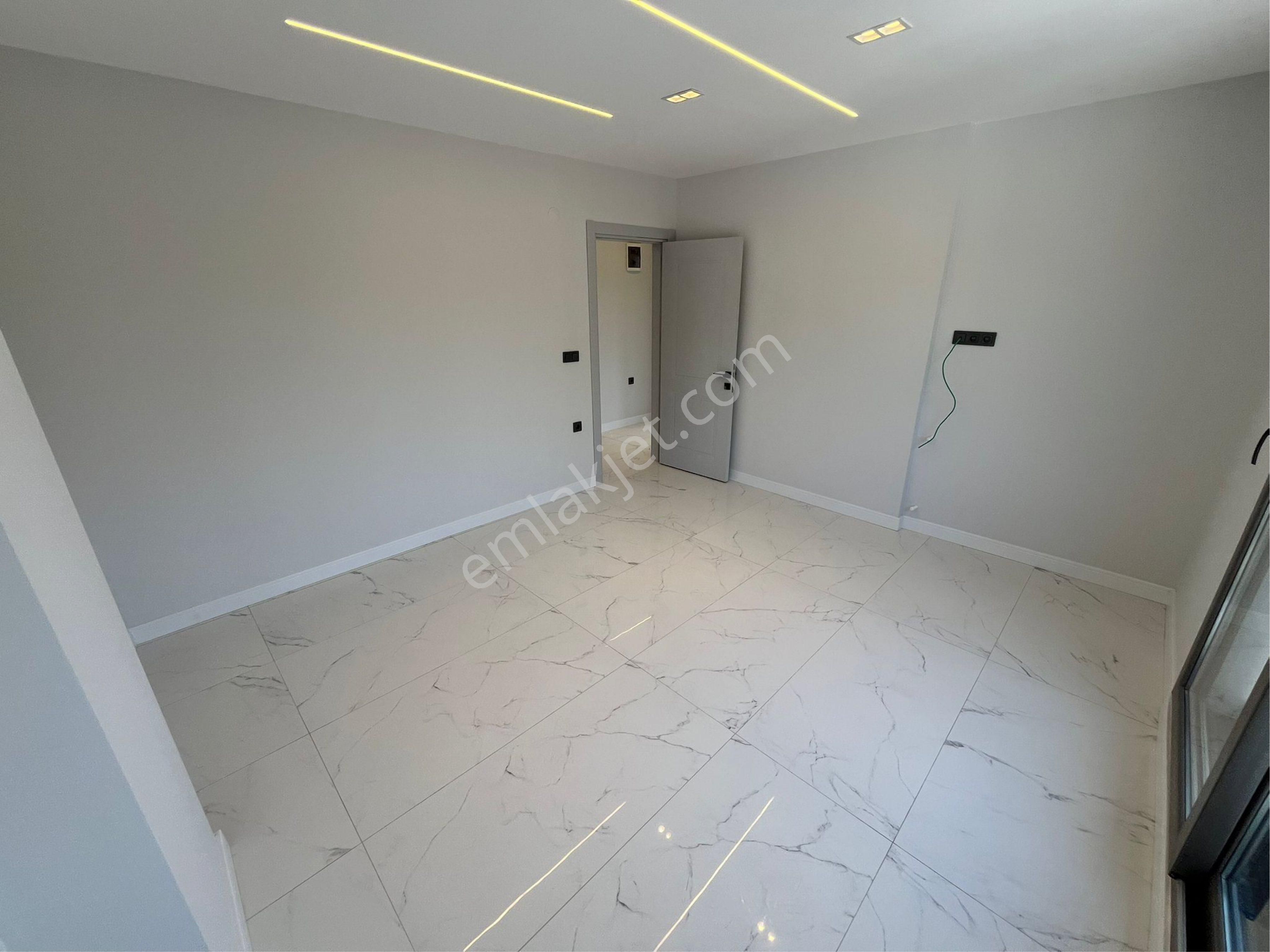 Denize Yakın Havuzlu Lüks Villa - Görsel 22