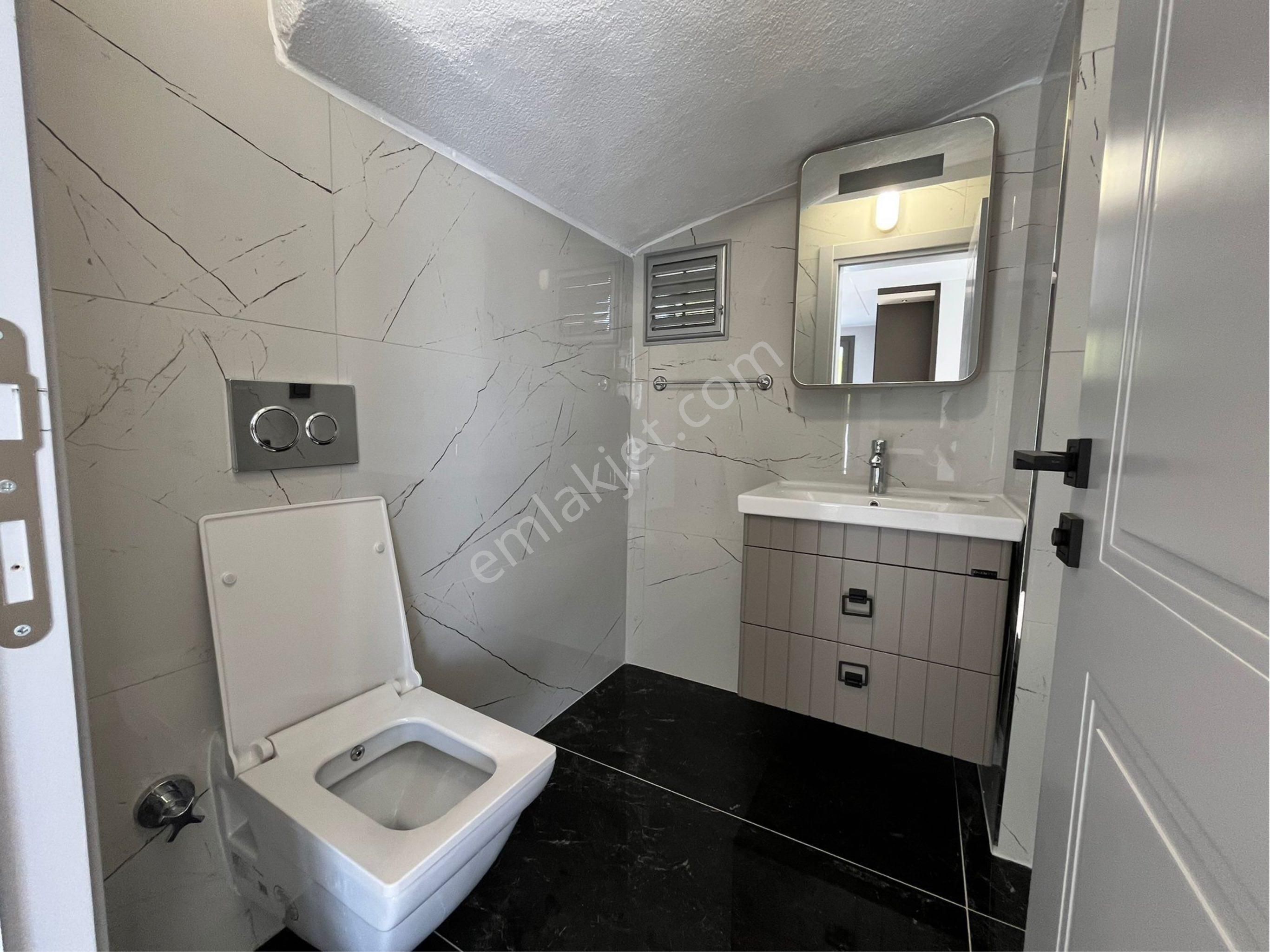 Denize Yakın Havuzlu Lüks Villa - Görsel 19