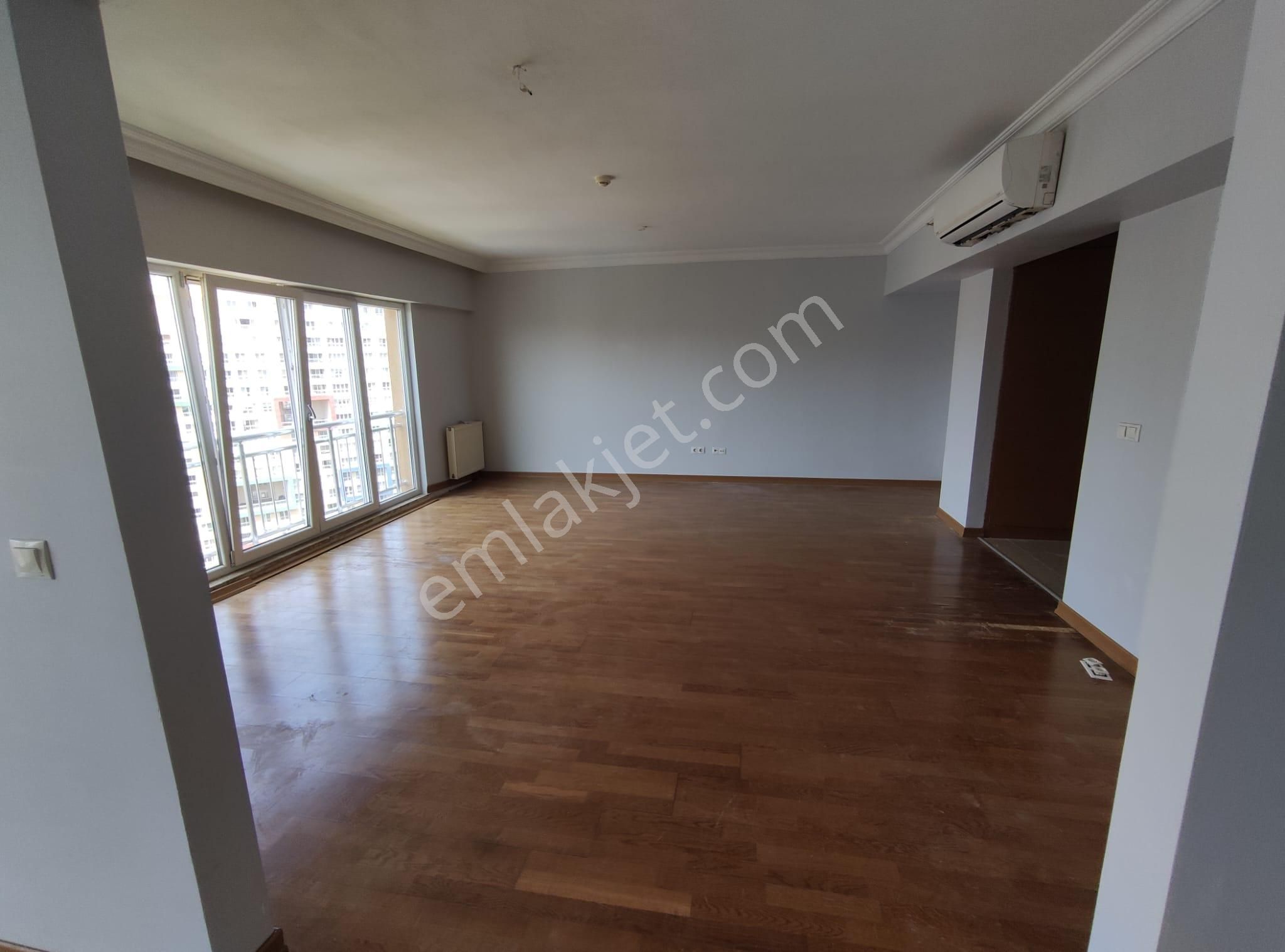 Ispartakule Bir İstanbul Evlerınde Dubleks 3+1