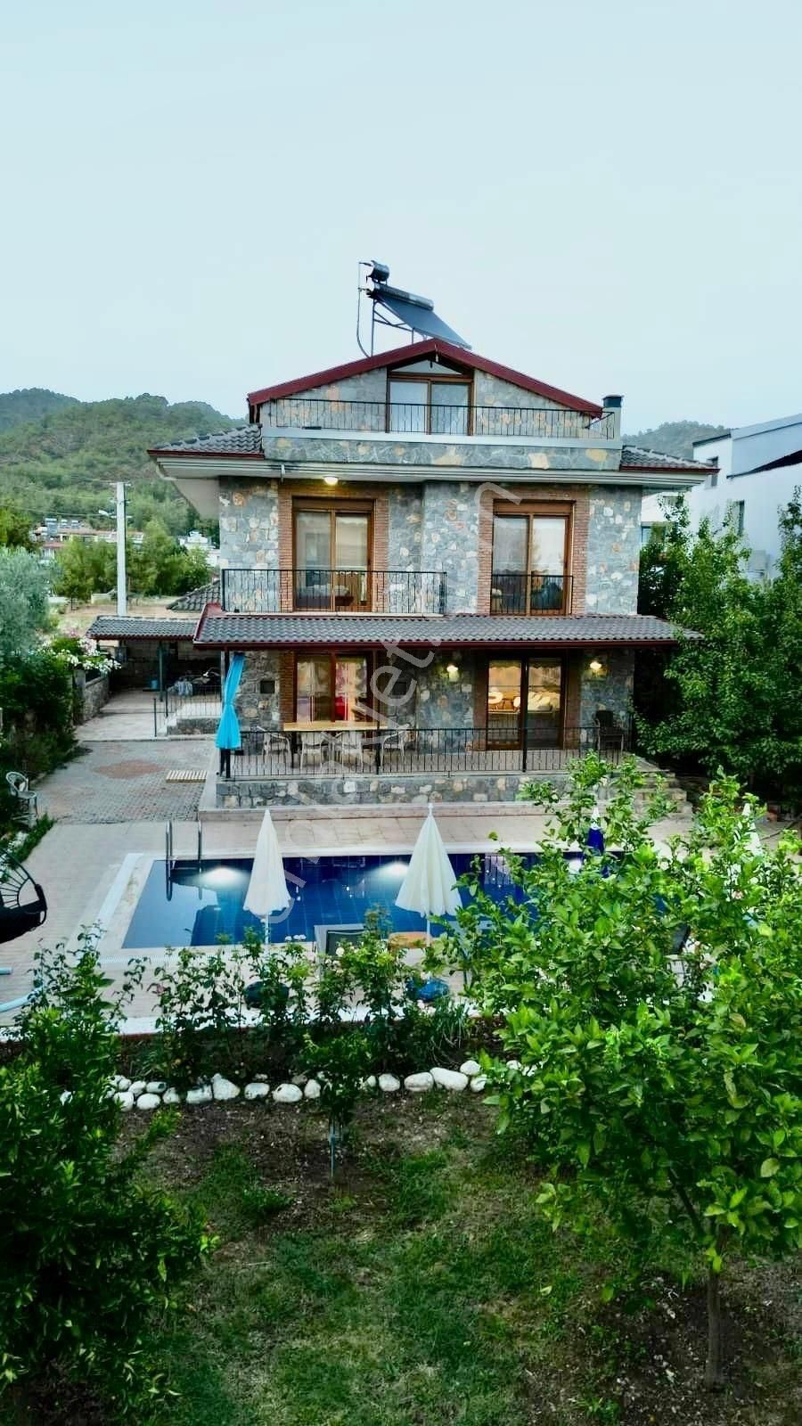 Fethiye Çiftlik’te Özel Havuzlu Taşduvar Villa 5+2 – Kat Mülkiyetli – Yatırıma Uygun