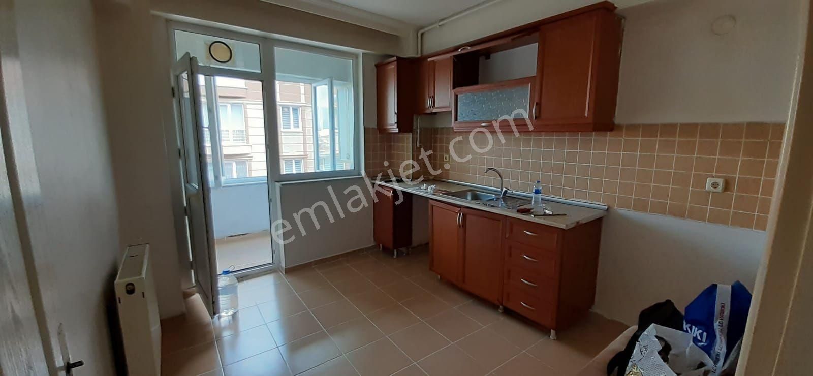 Arnavutköy Anadolu Yatırımlık Ferah 2+1 Ara Kat Daire