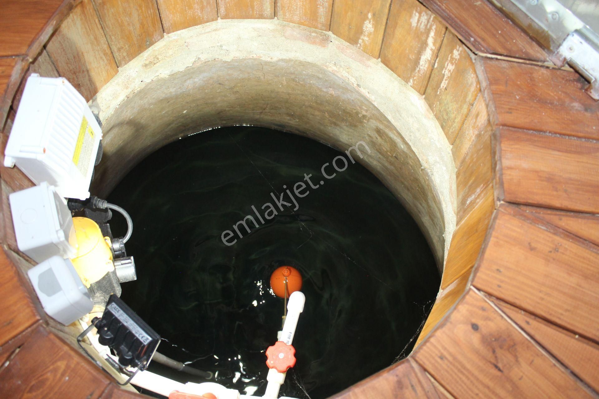 Ayvada'dan Ayvalık Merkez'de Avlulu 2 Katlı 2+1 Taş Rum Evi - Görsel 12