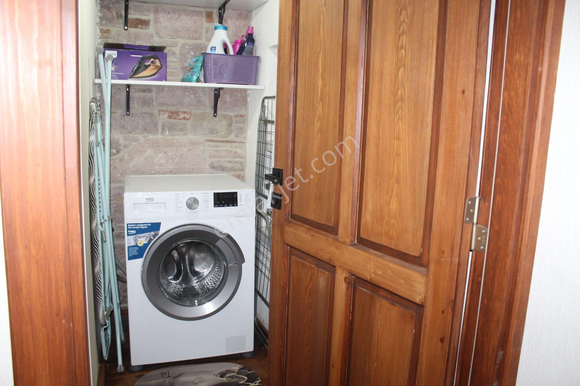 Ayvada'dan Ayvalık Merkez'de Avlulu 2 Katlı 2+1 Taş Rum Evi - Görsel 21