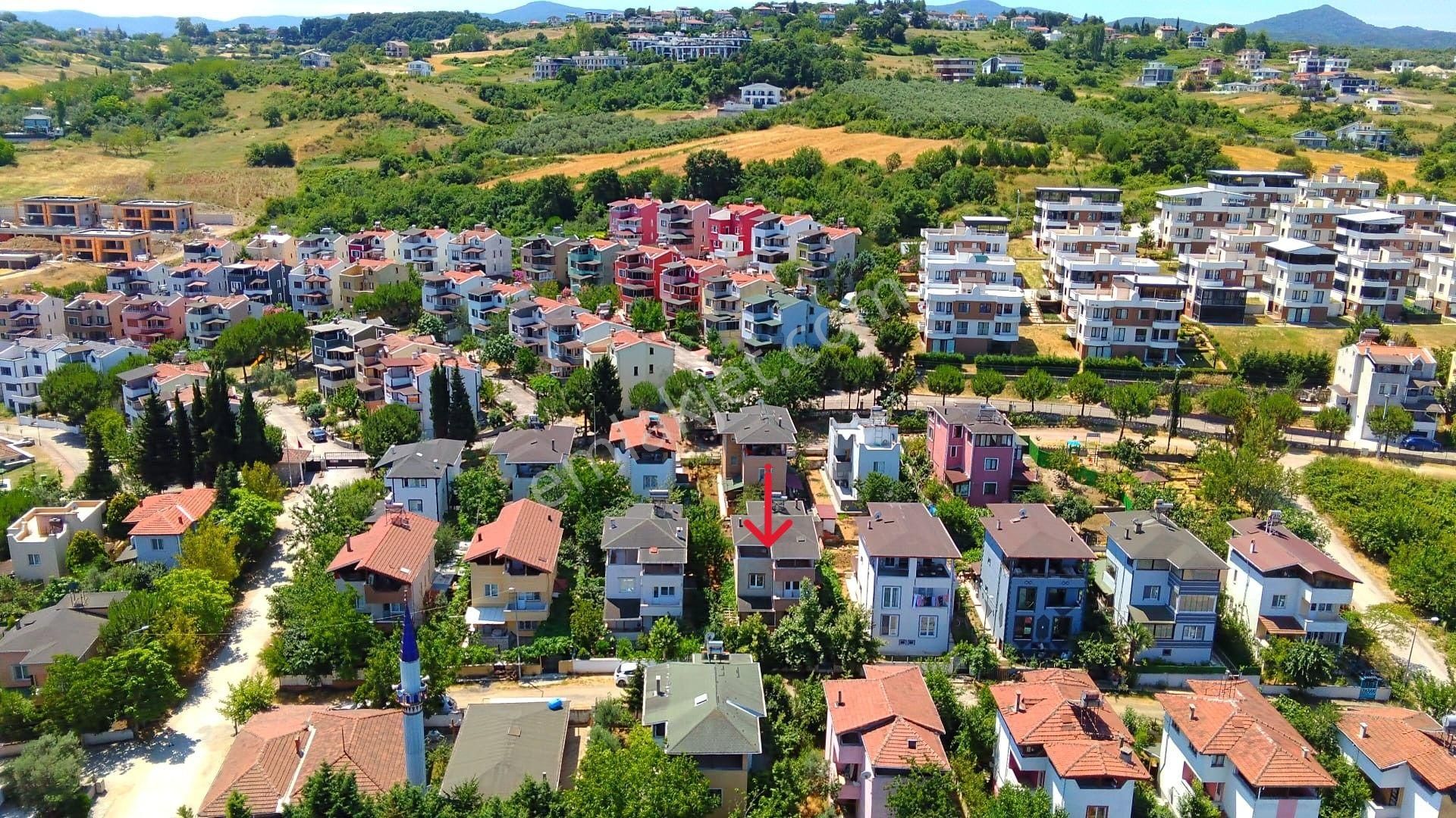 Yalova Termal Akköy 5+1 Deniz Manzaralı Satılık 3 Katlı Villa