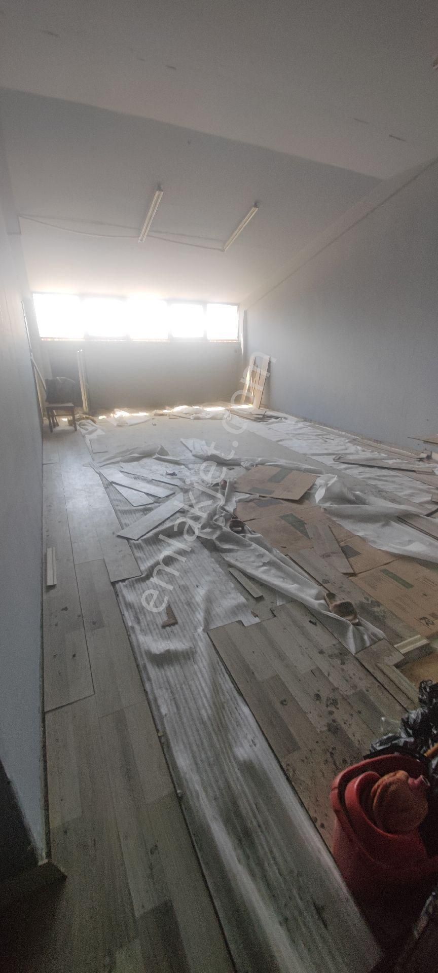 Tranway Cad.asansorlu Mutfaklı Ofisli 5.ci Kat Dükkan