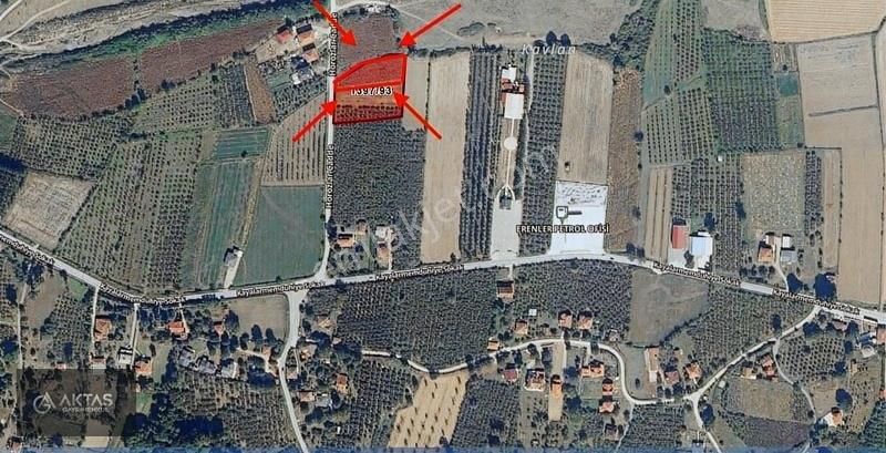 Kayalarmemduhiyede Resmi Yollu Elektrik Su Doğalgaz Var 1830m2