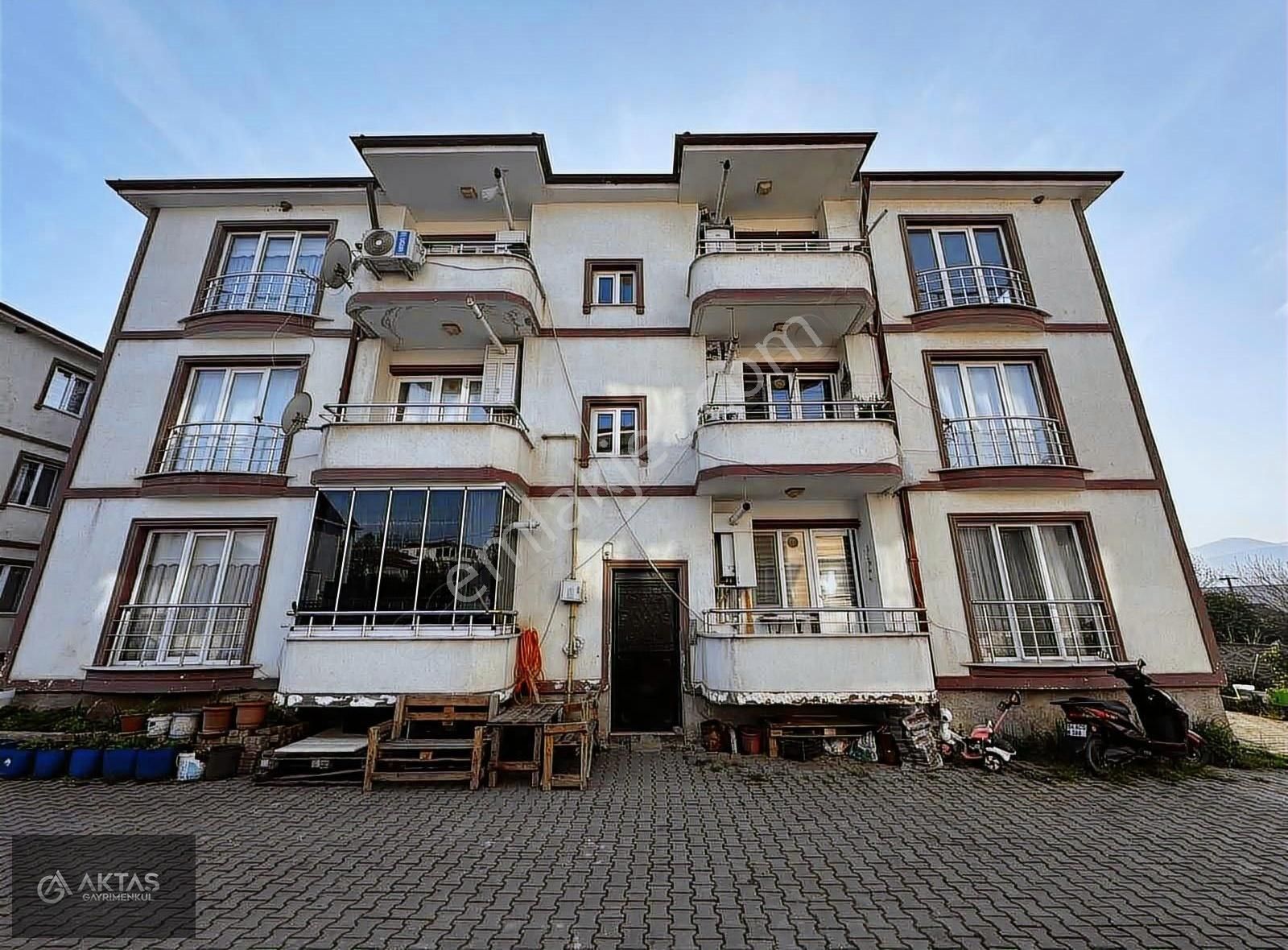 Geyve Osmanlı Konutlarında 2+1 100 M2 Brüt Satılık Daire