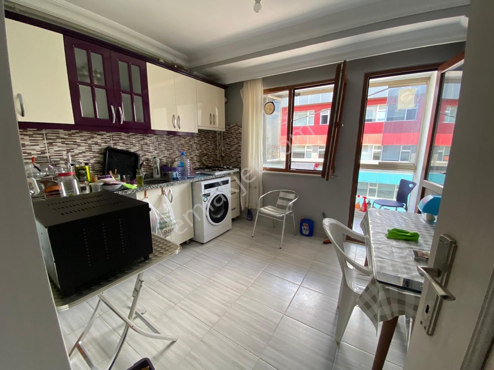 Barbaros Hayrettinpaşa'da Balkonlu 2+1 Satılık Daire