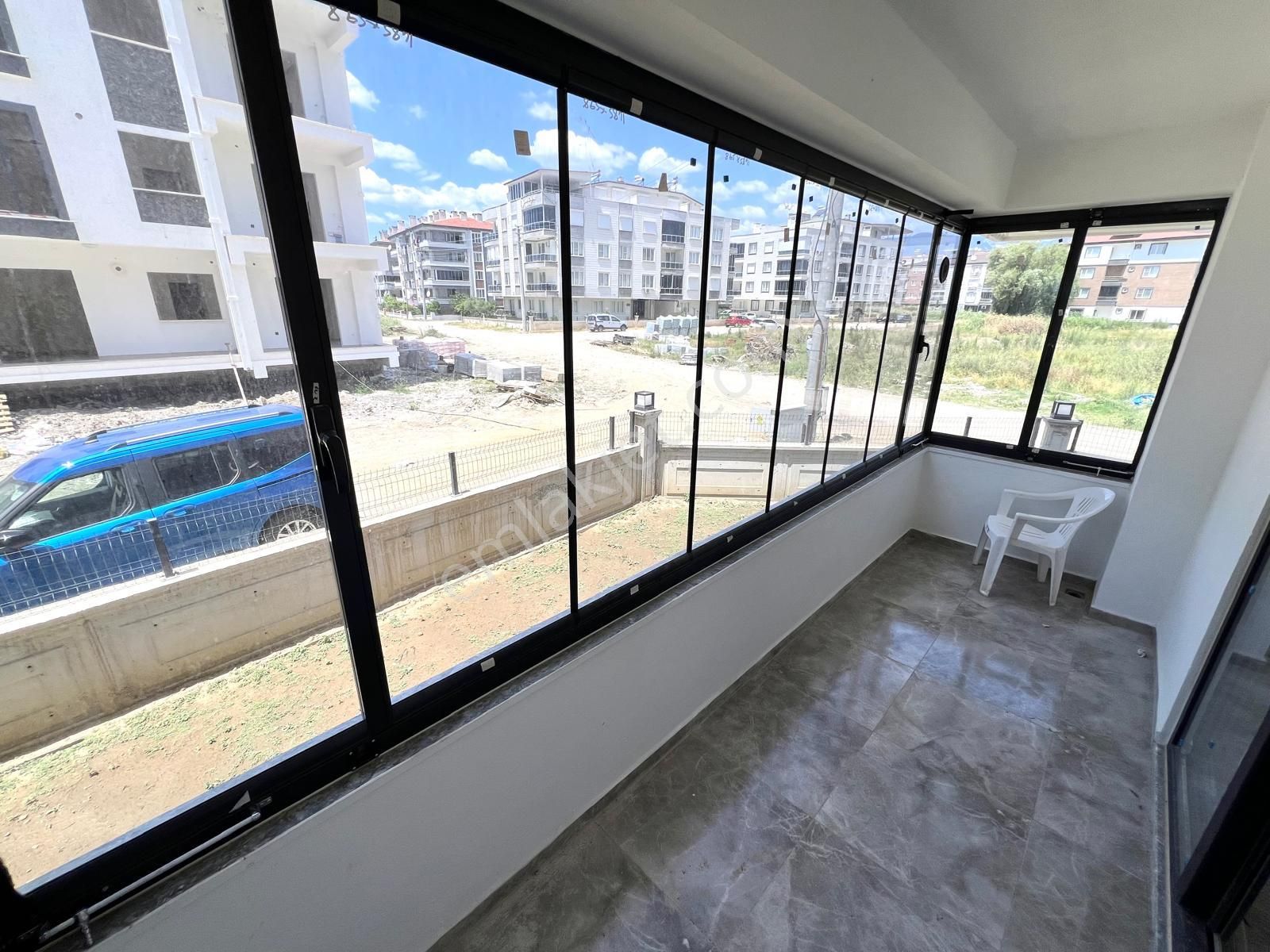 Cantan Emlak'tan Akçay Altınkum'da 2+1 Ön Cephe Cam Balkon Daire