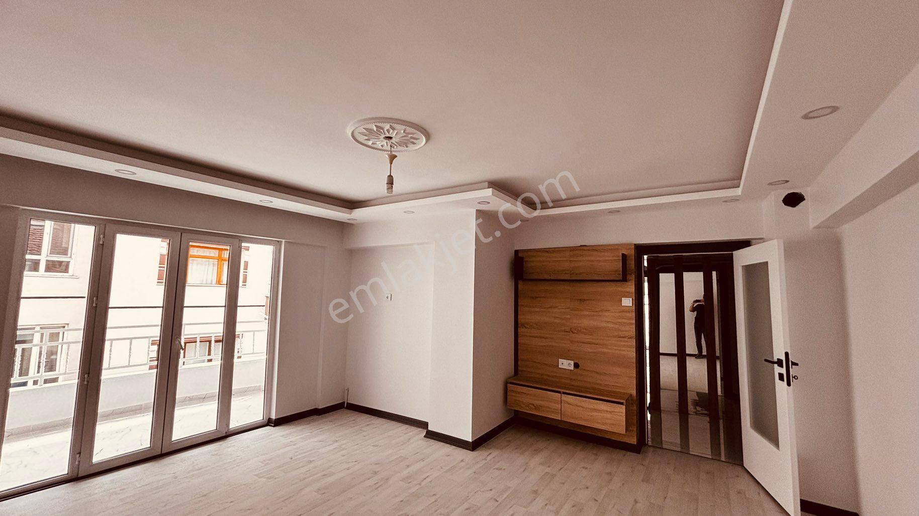 Topçu Mahallesinde 3+1 Full Yapılı Daire