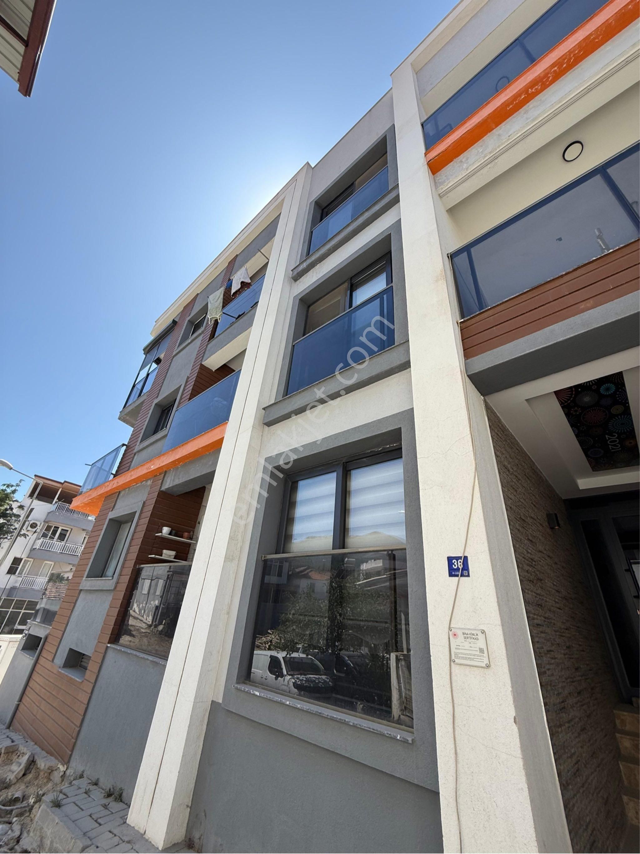 Güzelçamlı Merkezde Eşyalı Satılık Daire
