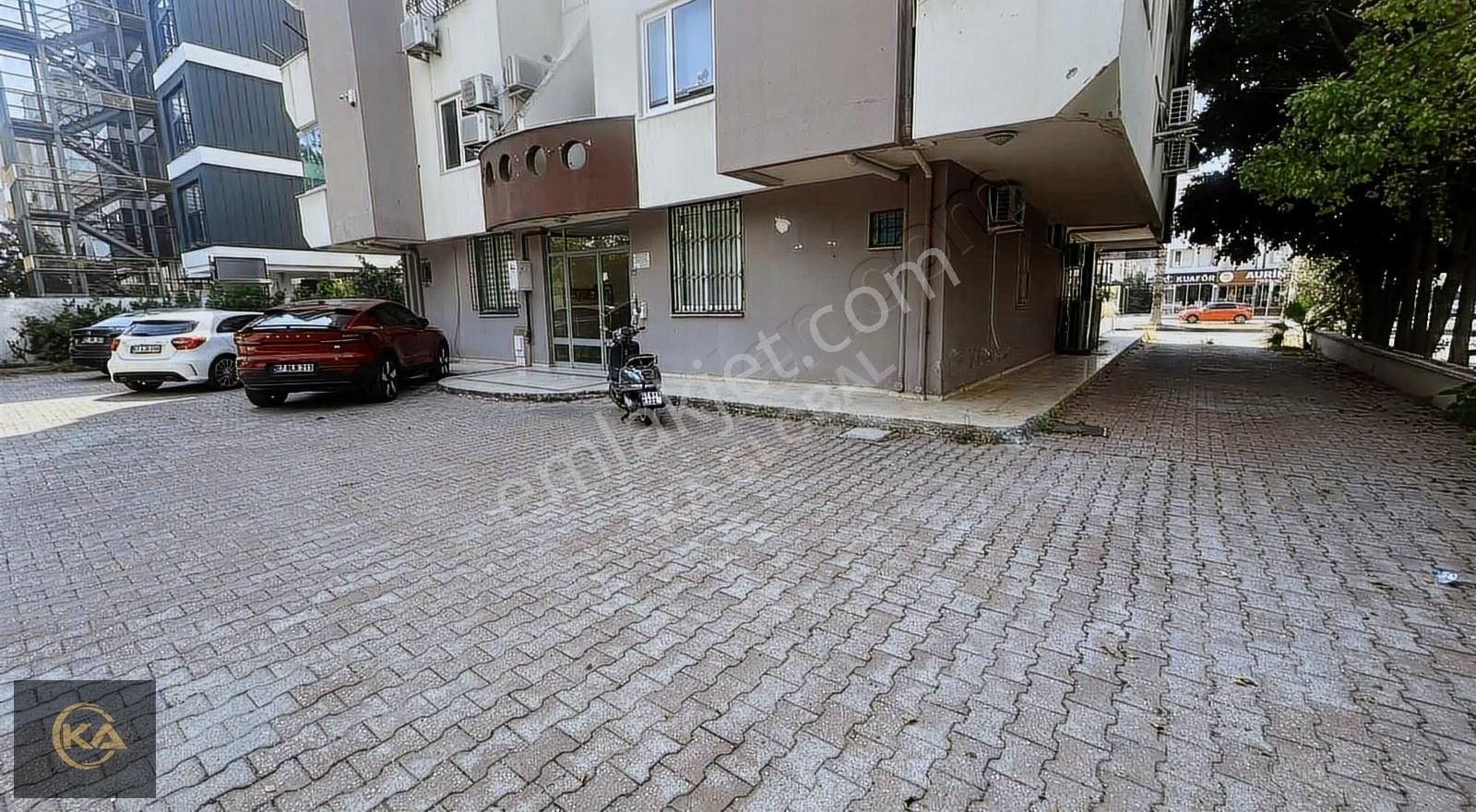 Çağlayanda Barınaklar Bul.üzerinde A.mutfaklı Kiralık 3+1 Daire