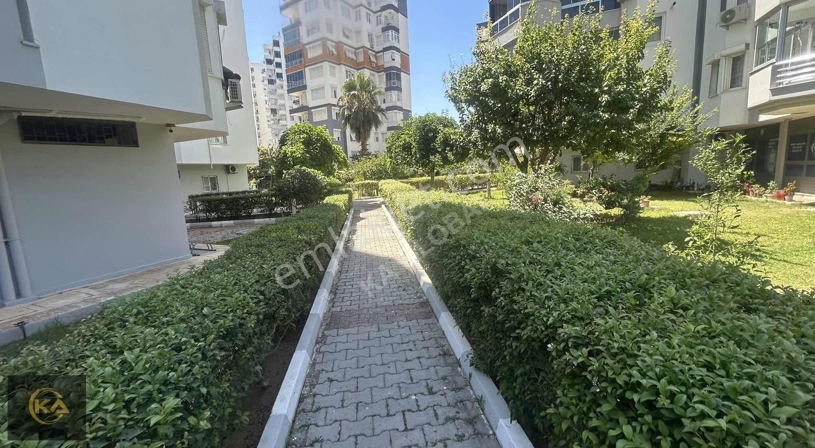 Çağlayanda Merkezi Konumda A.mutfaklı,d.gazlı Kiralık 3+1 Daire