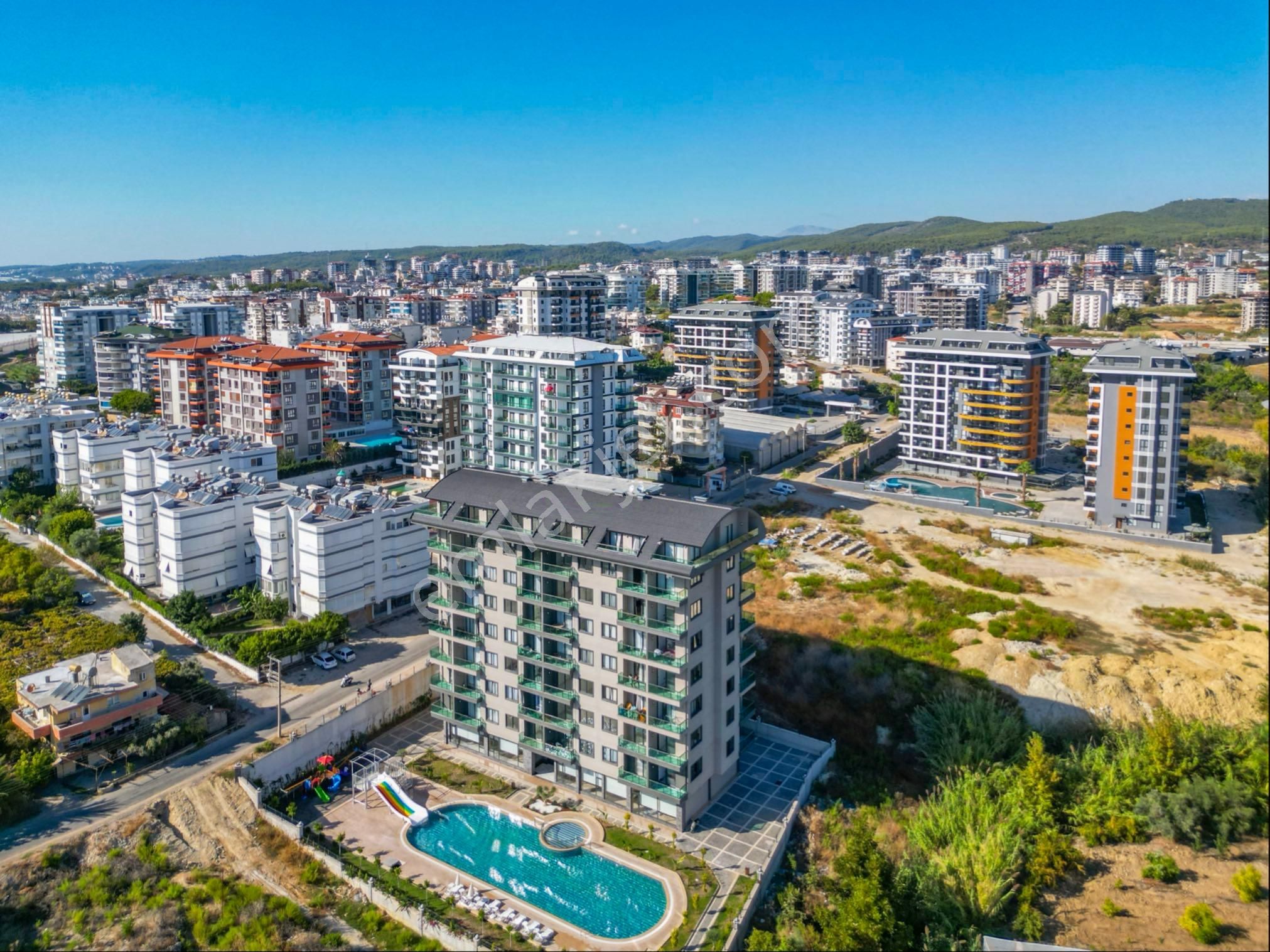 Alanya Avsallar Da Denize Yakın Lux Site De 1+1 Eşyalı Daire