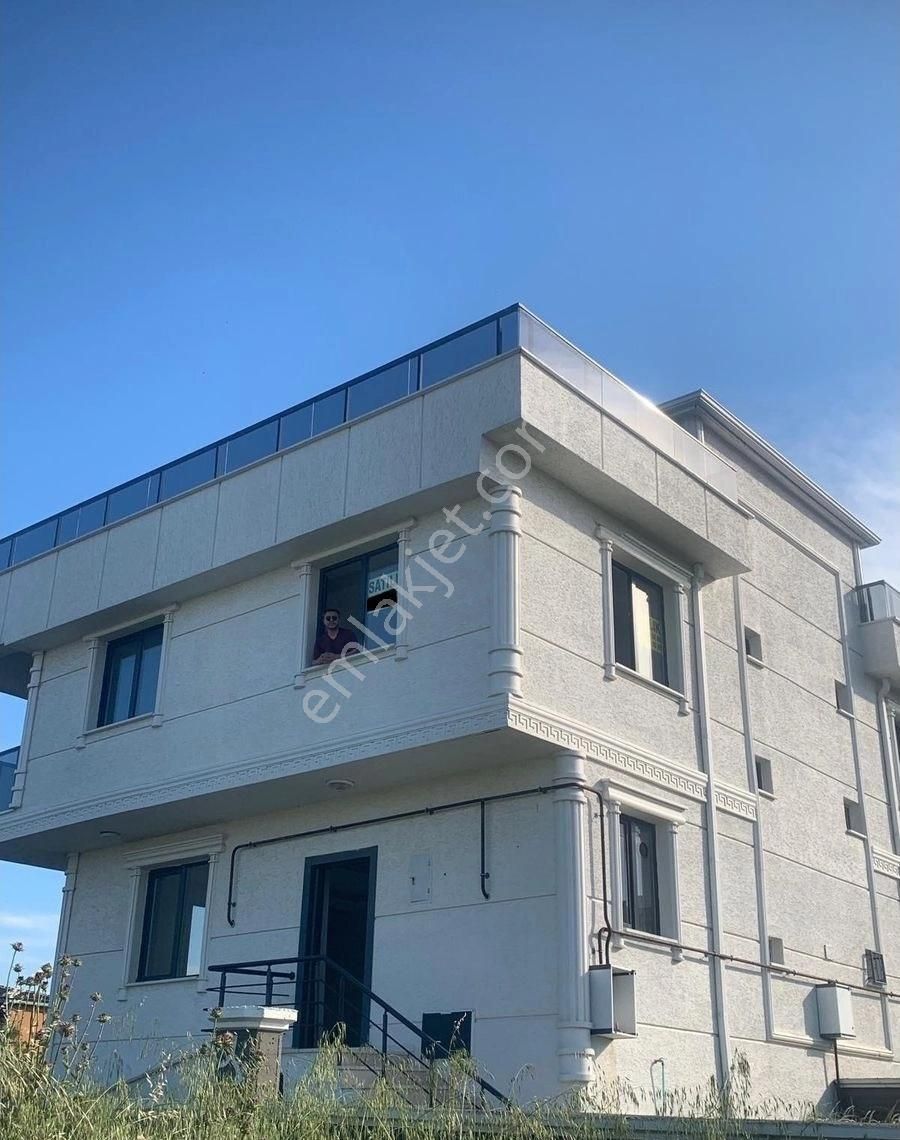 !! Bilge Emlak’tan!! Yenice’de Mükemmel Konuma Sahip Villa Geniş Teraslı