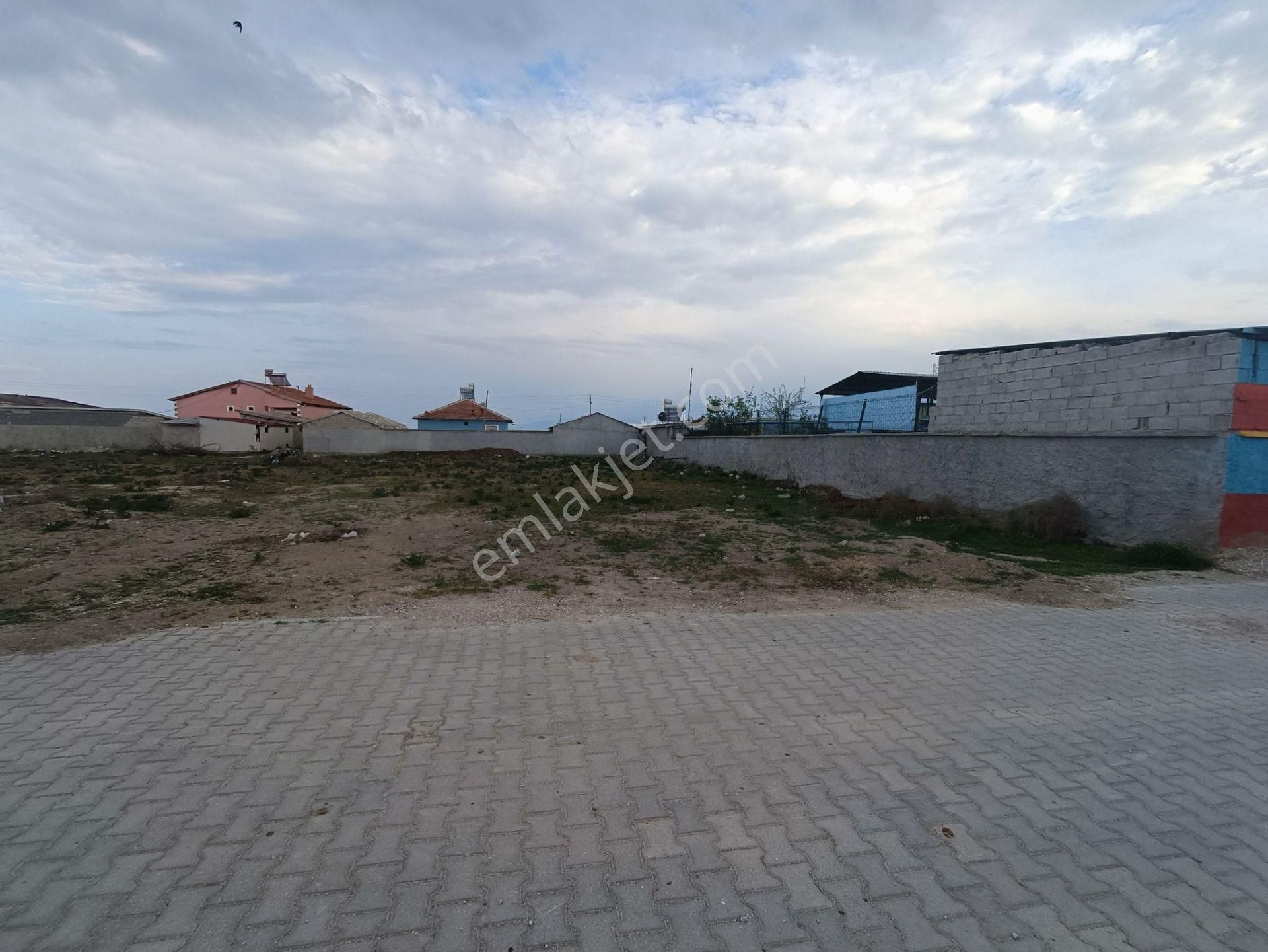 1127 Mt Kare 2 Kat İmarlı Arsa