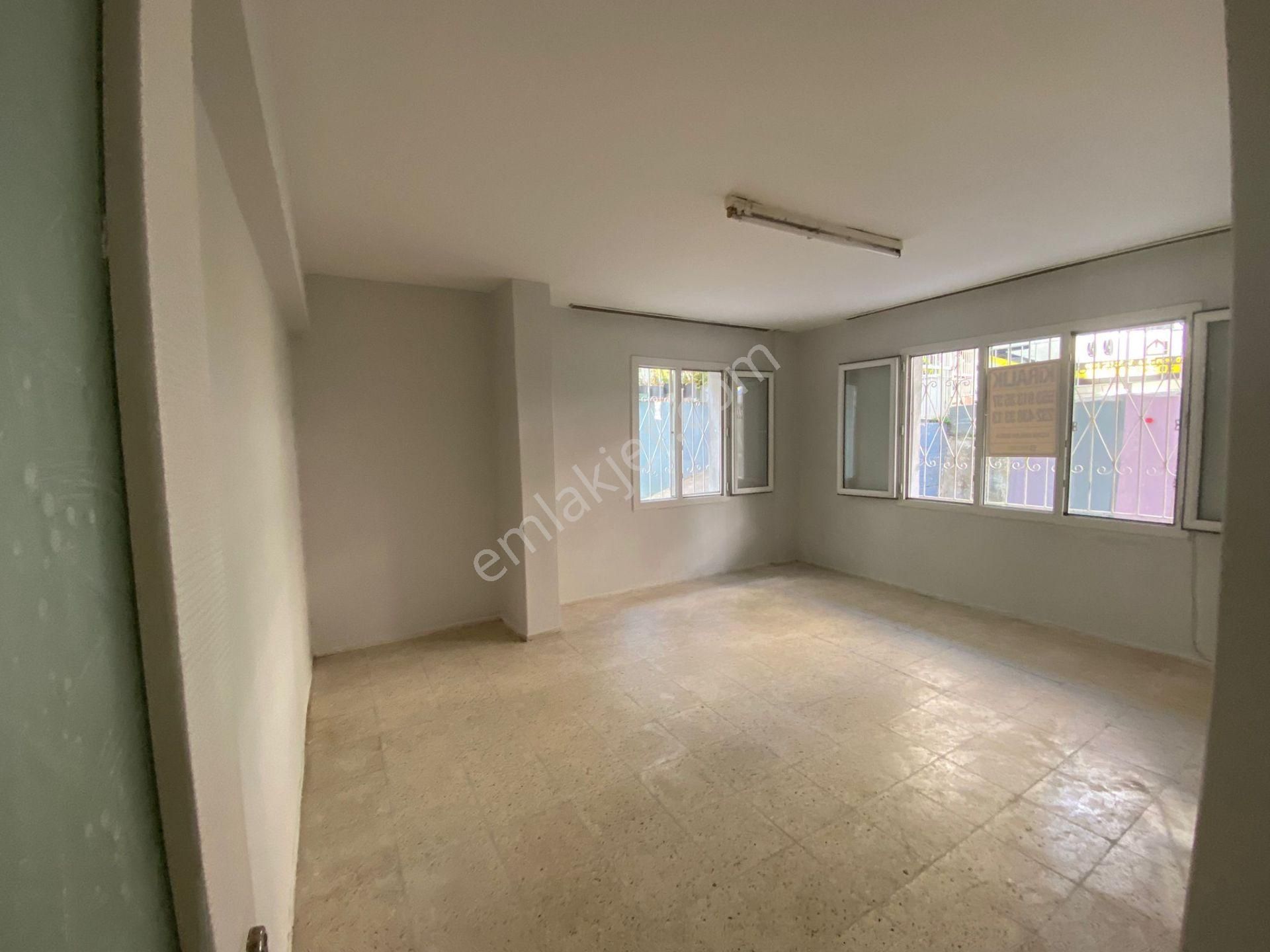 Buca İşçievleri Yiğitler Mah.de 2+0 70m2 Ayrı Mutfak Bahçeli Giriş Kat Kiralık Daire