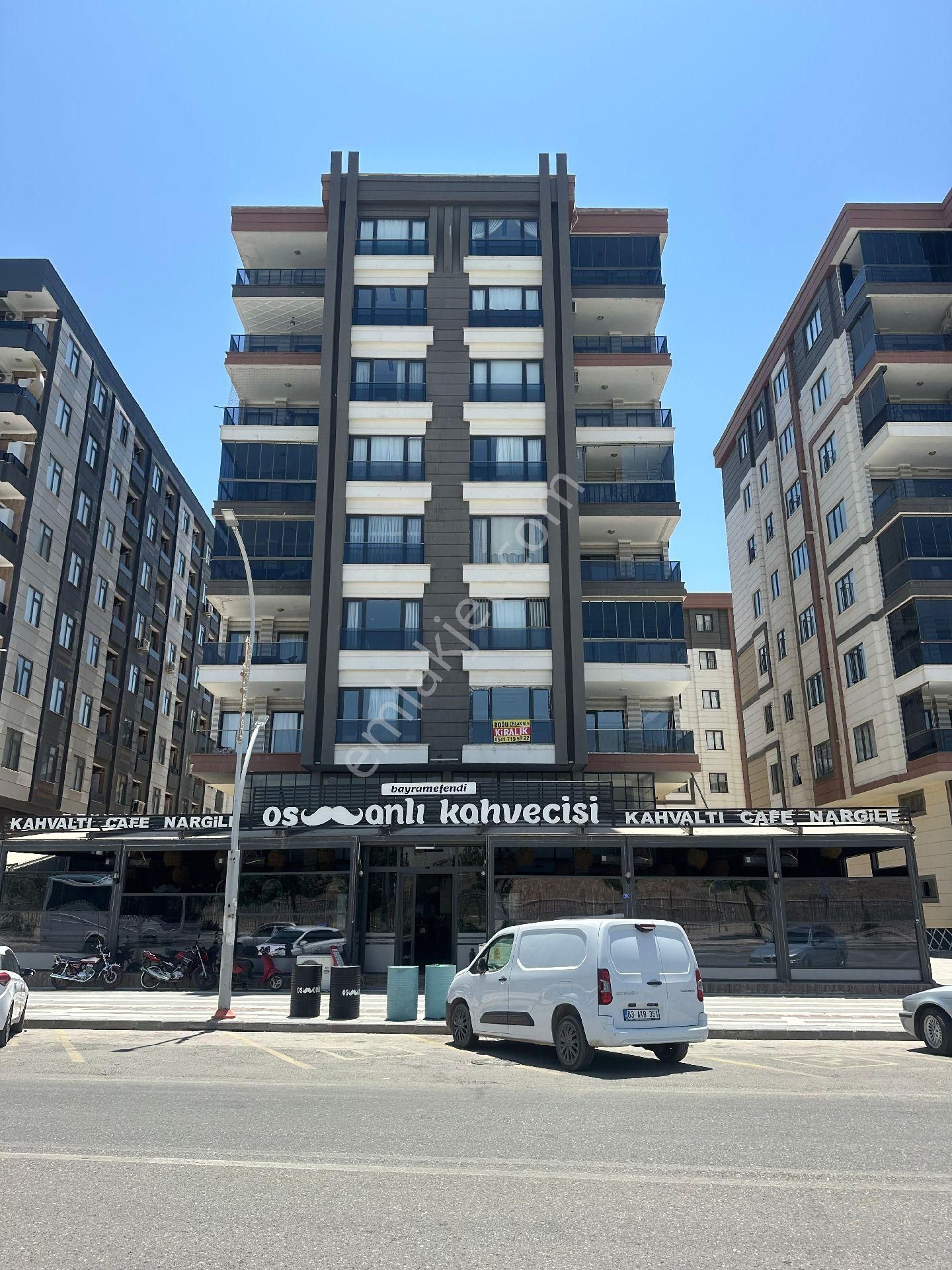 Doğu Emlaktan Kiralık 4+1 Daire Karşıyaka Kanal Boyunda
