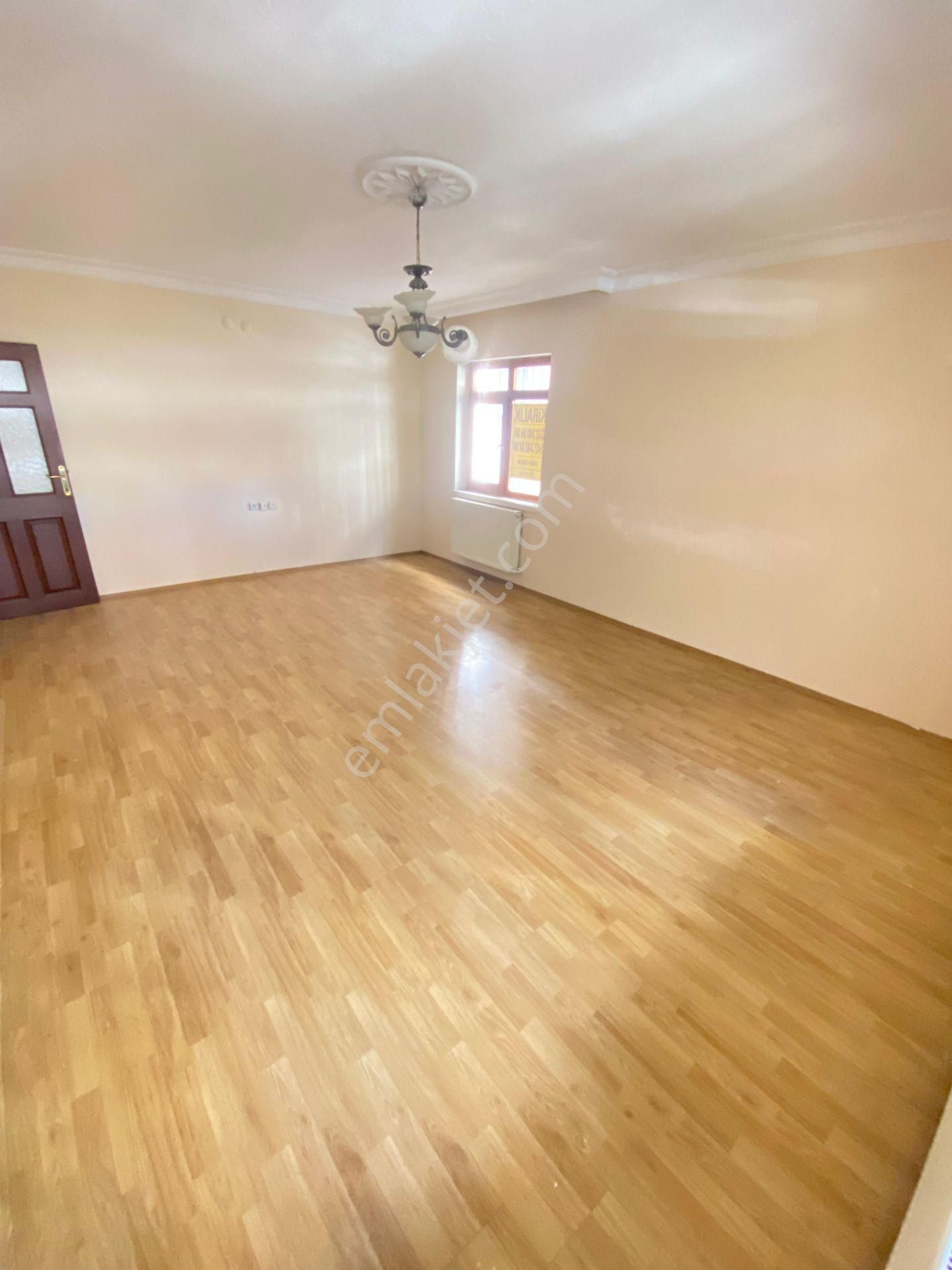 Lider Emlak'tan Keçiörende Metroya Yakın 3+1 Satılık Daire - Görsel 3