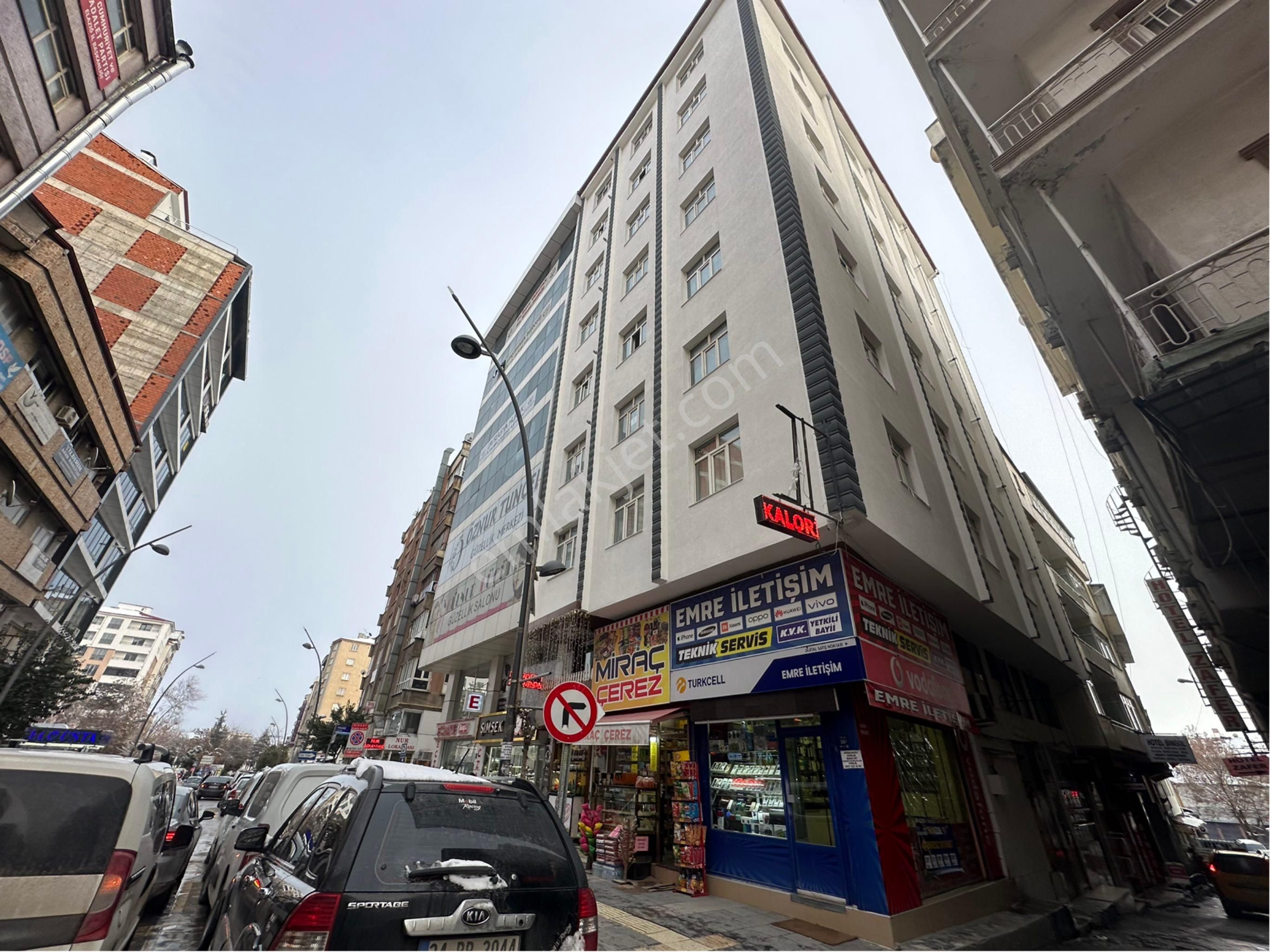 Elazığ Merkezde Anacaddede Satılık Bina - Görsel 25