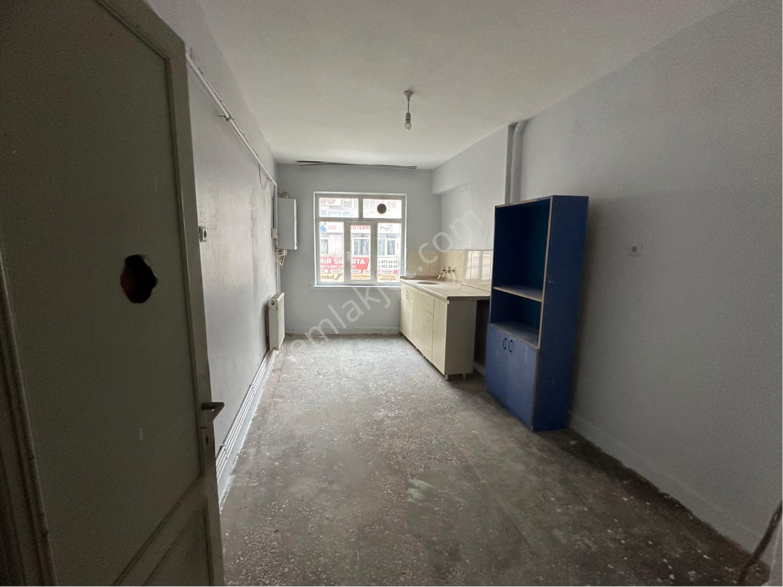 Elazığ Merkezde Anacaddede Satılık Bina - Görsel 4