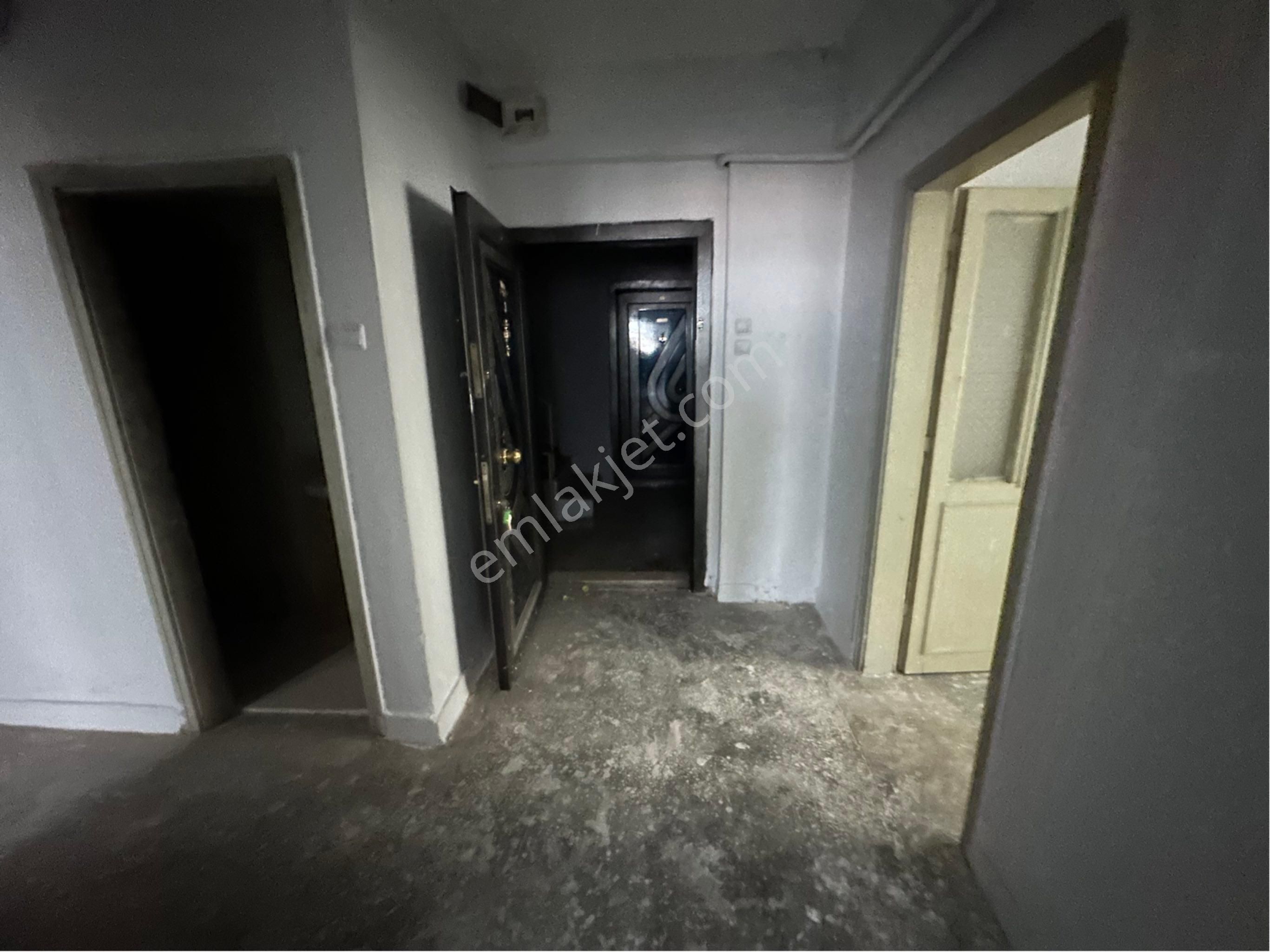 Elazığ Merkezde Anacaddede Satılık Bina - Görsel 8