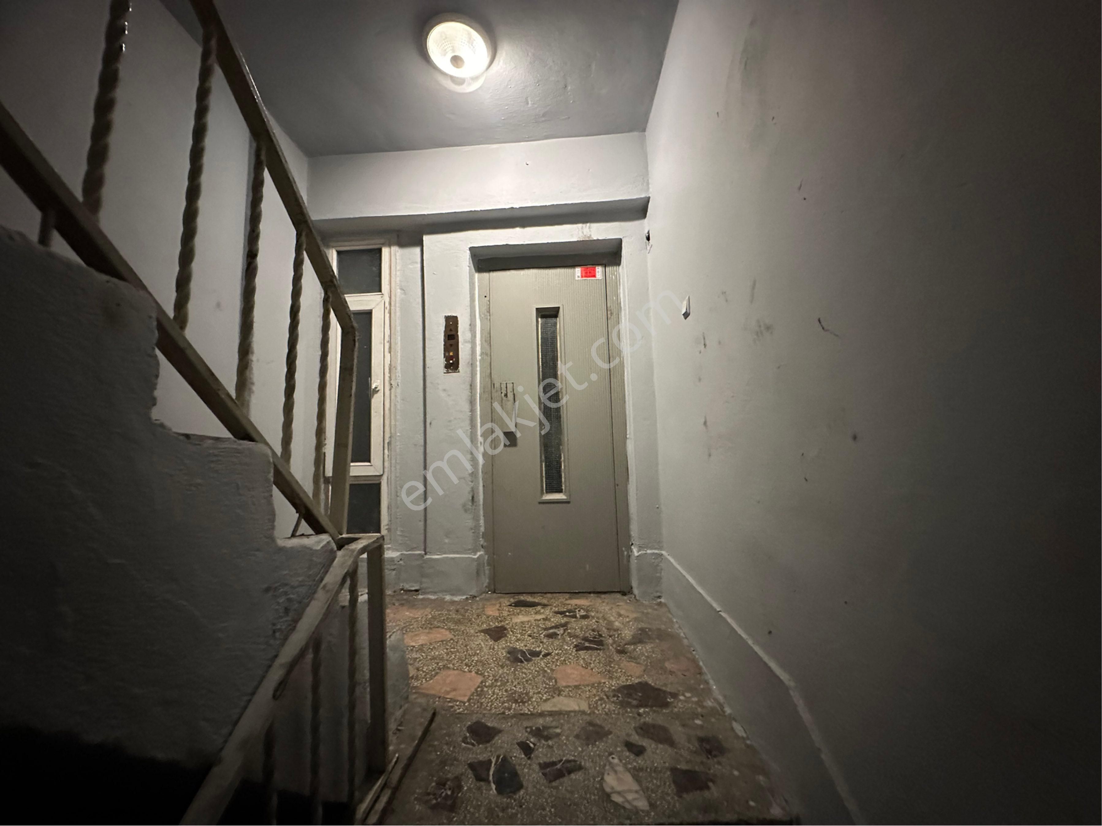 Elazığ Merkezde Anacaddede Satılık Bina - Görsel 24