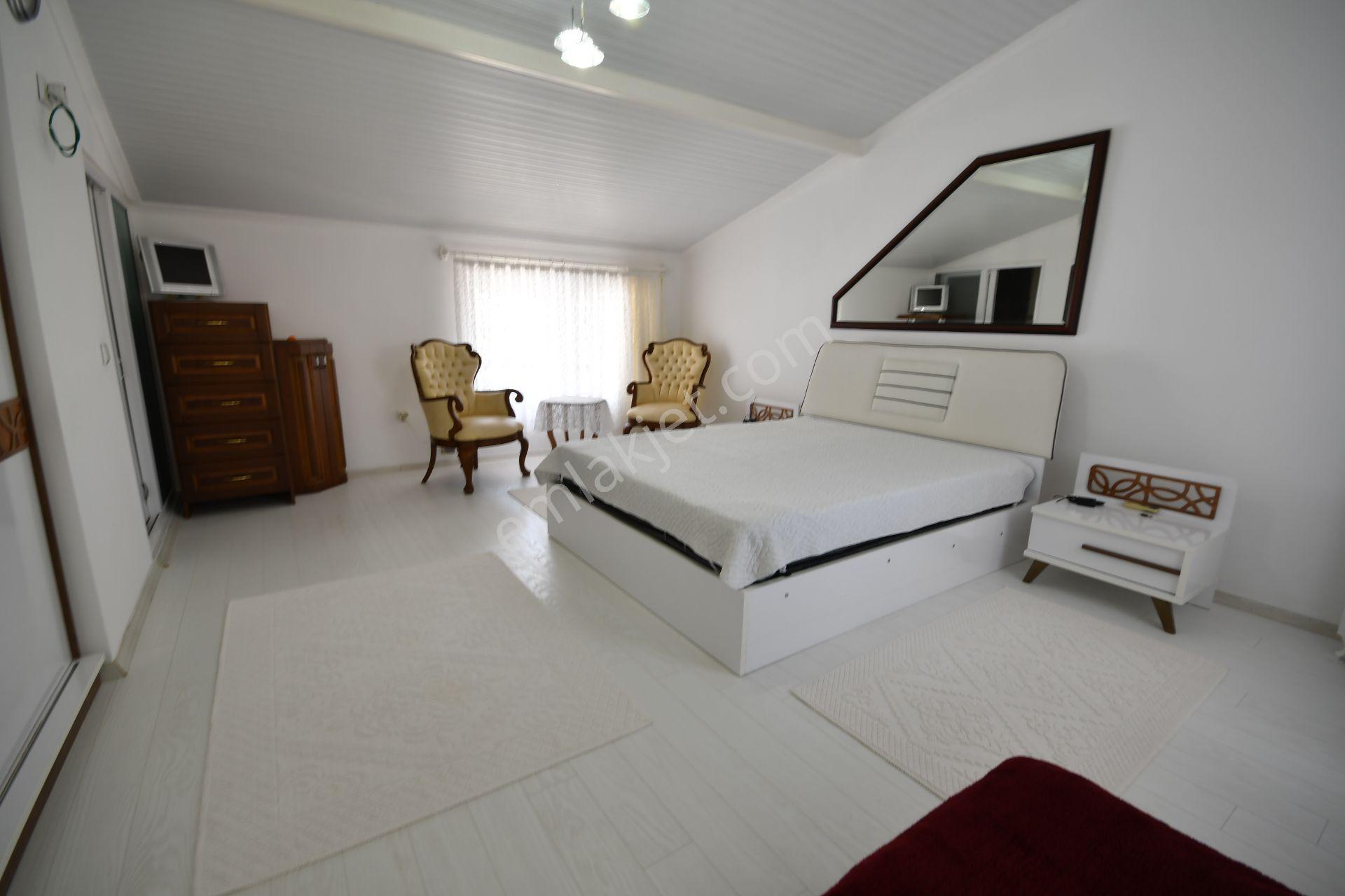 Ato Tatil Sitesi'nde Full Eşyalı Satılık Tripleks Villa - Görsel 31