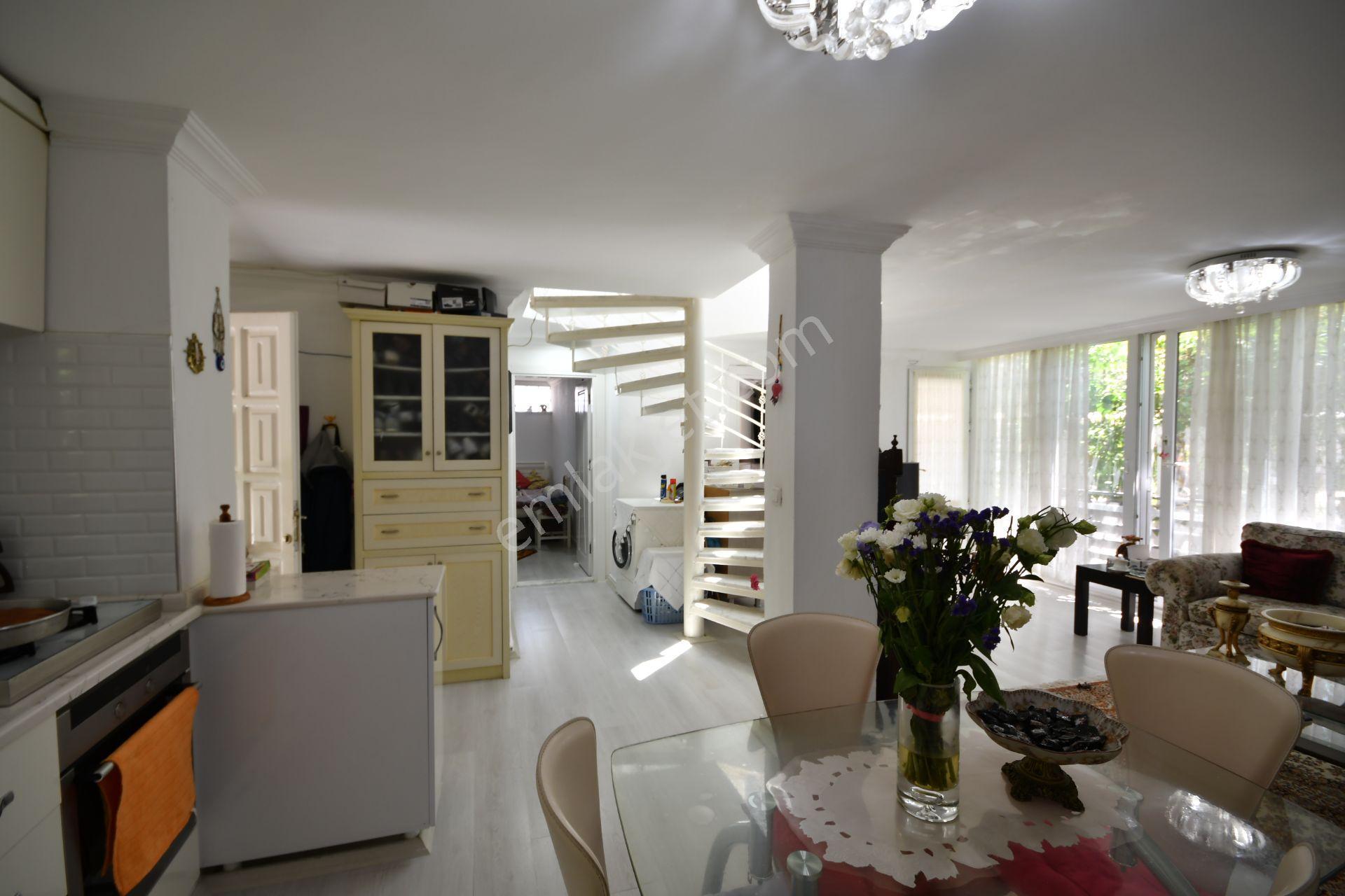 Ato Tatil Sitesi'nde Full Eşyalı Satılık Tripleks Villa - Görsel 16