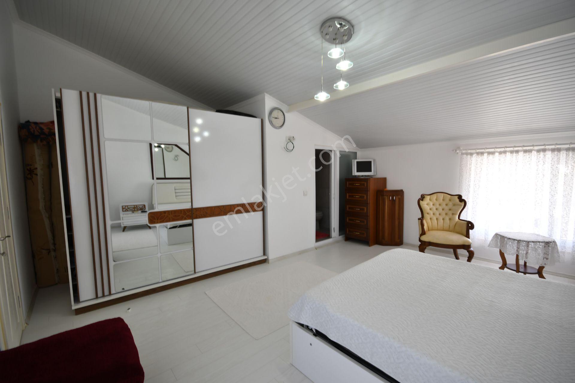 Ato Tatil Sitesi'nde Full Eşyalı Satılık Tripleks Villa - Görsel 33