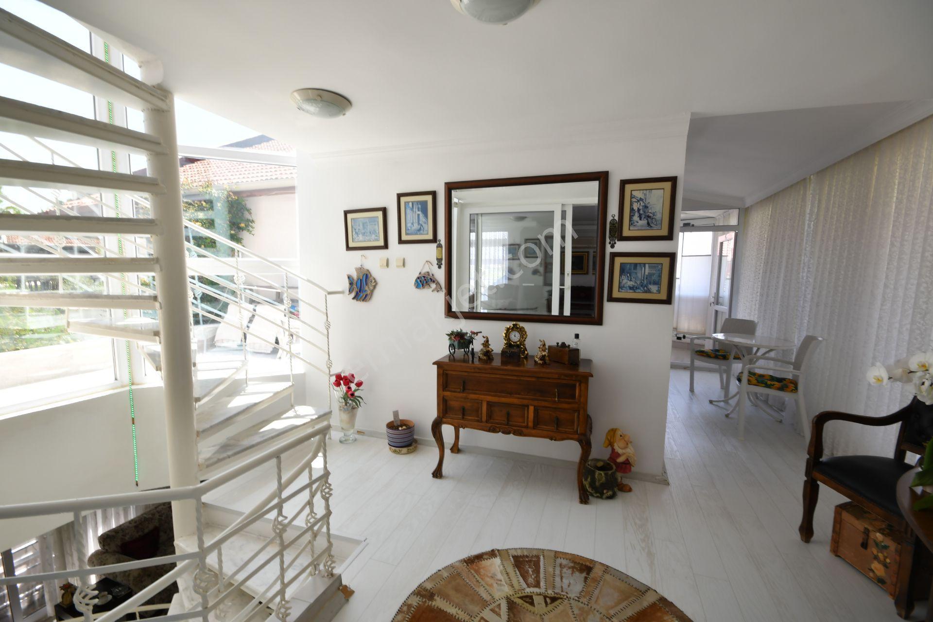 Ato Tatil Sitesi'nde Full Eşyalı Satılık Tripleks Villa - Görsel 24