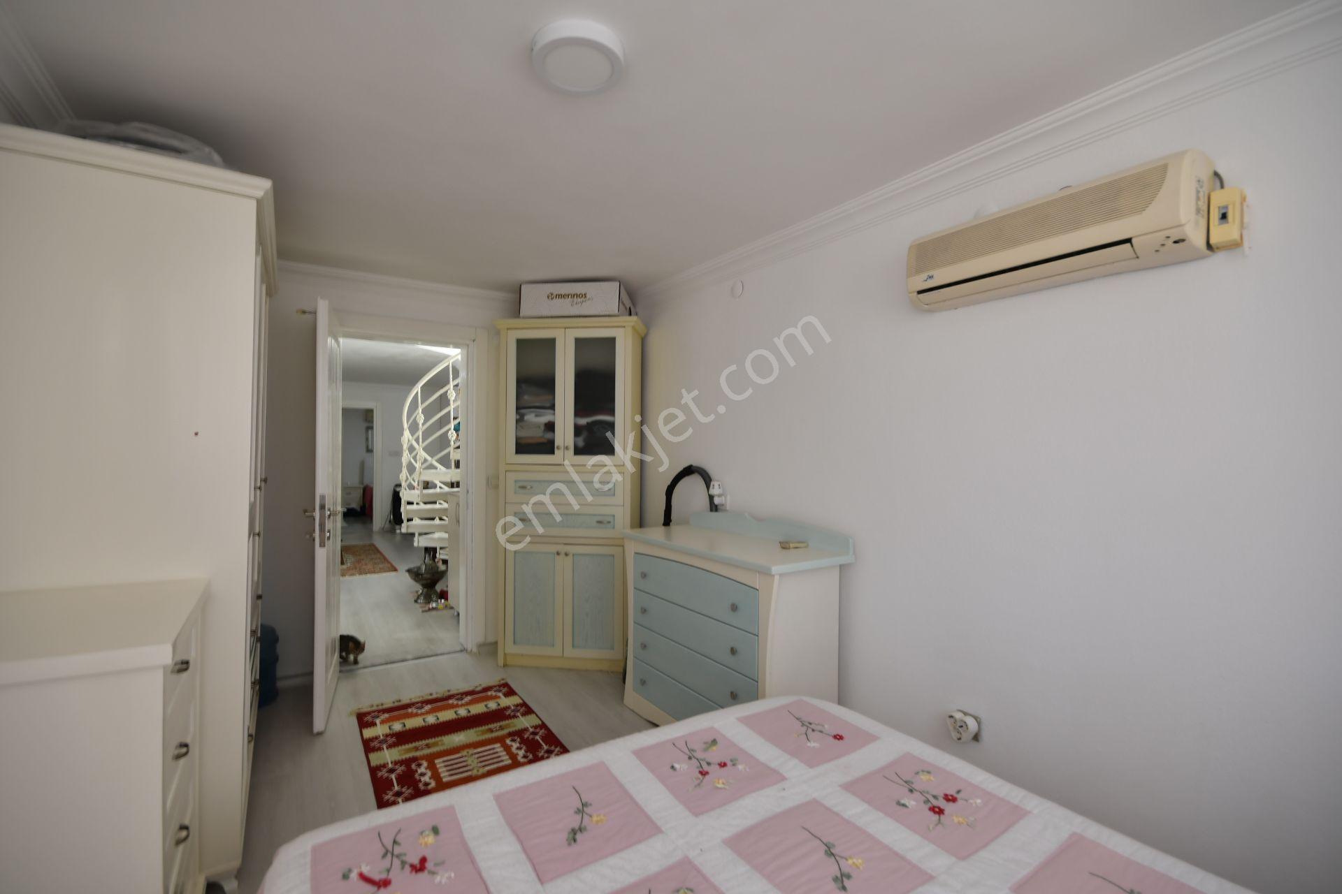 Ato Tatil Sitesi'nde Full Eşyalı Satılık Tripleks Villa - Görsel 18