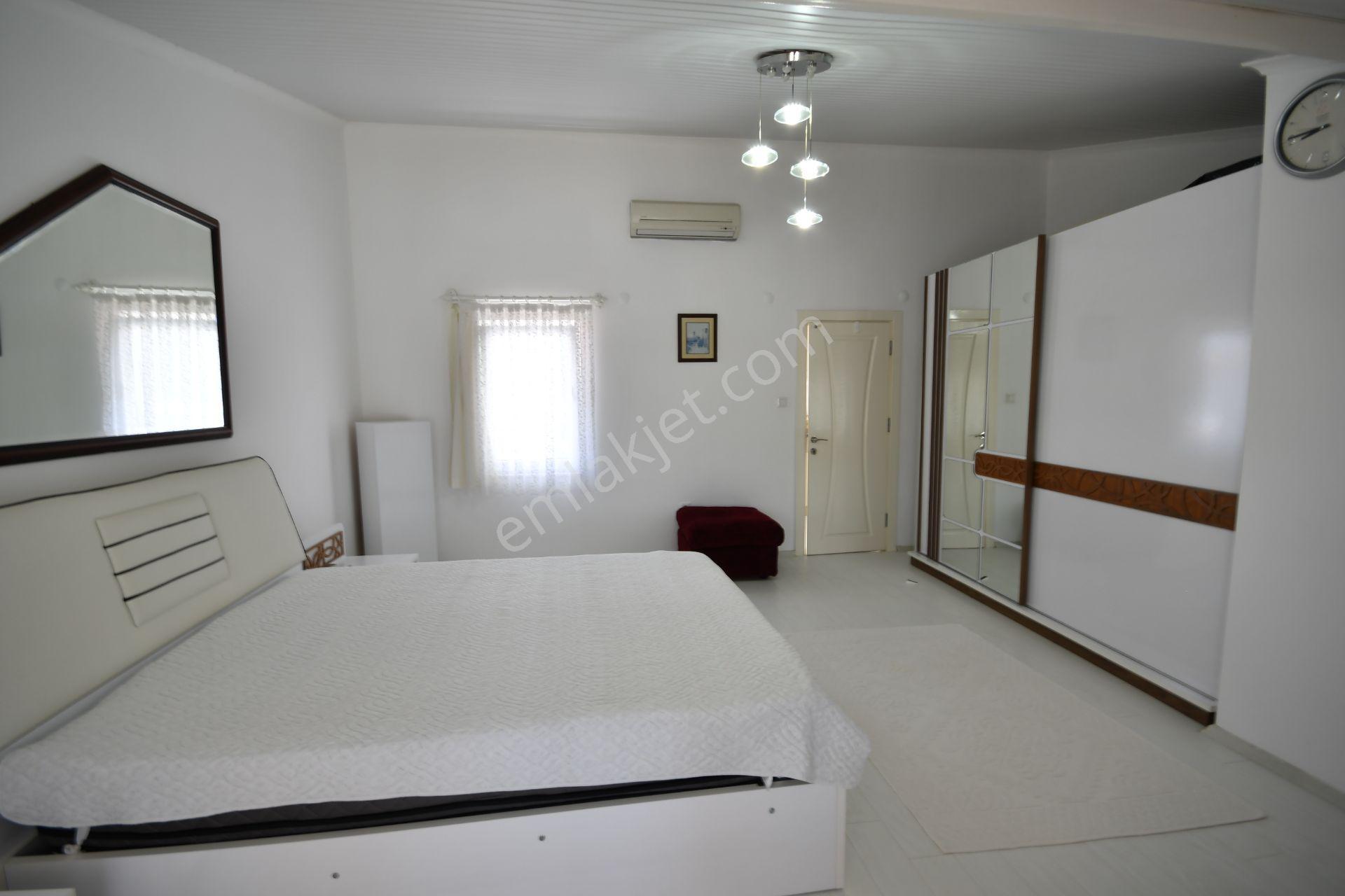 Ato Tatil Sitesi'nde Full Eşyalı Satılık Tripleks Villa - Görsel 32