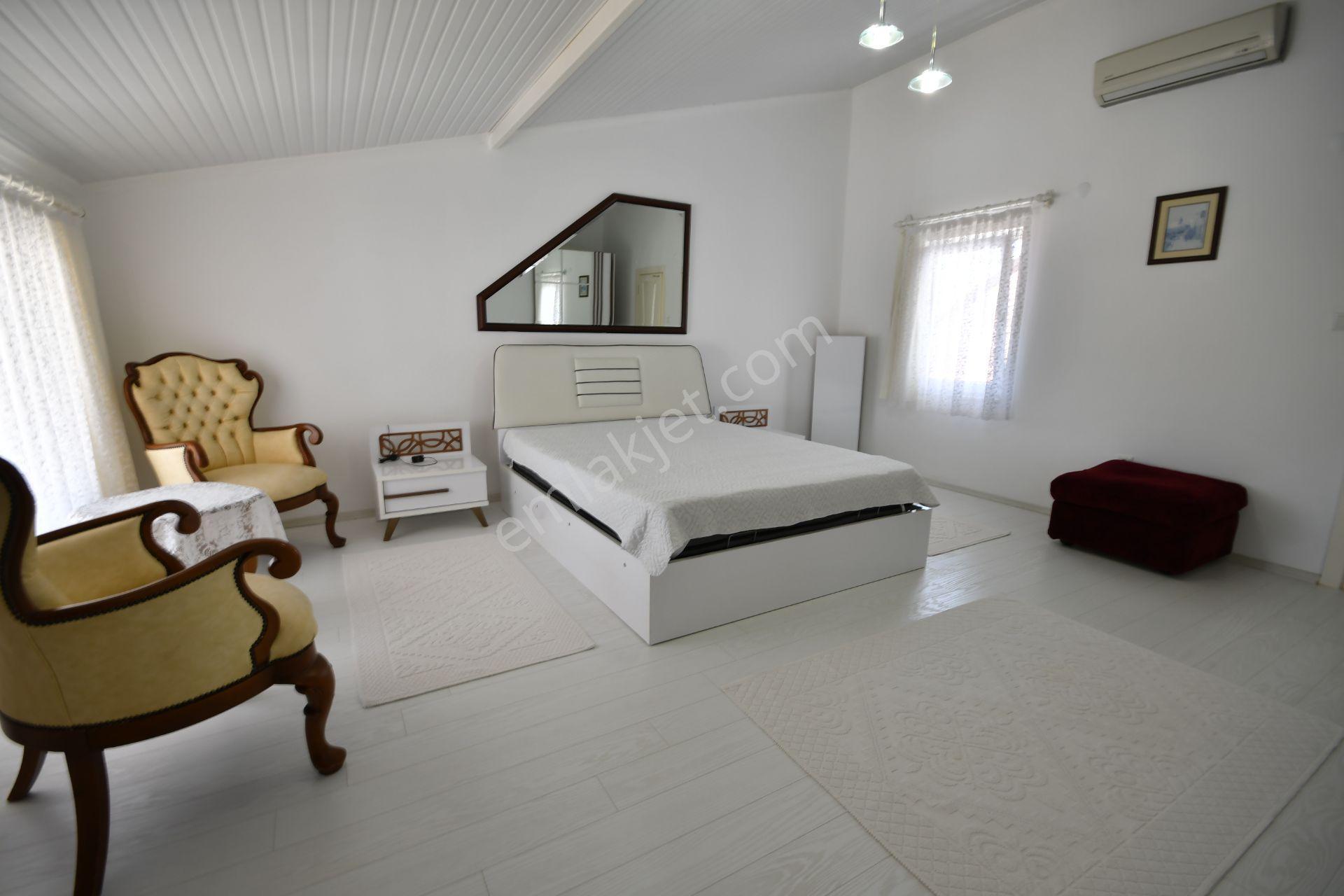 Ato Tatil Sitesi'nde Full Eşyalı Satılık Tripleks Villa - Görsel 34