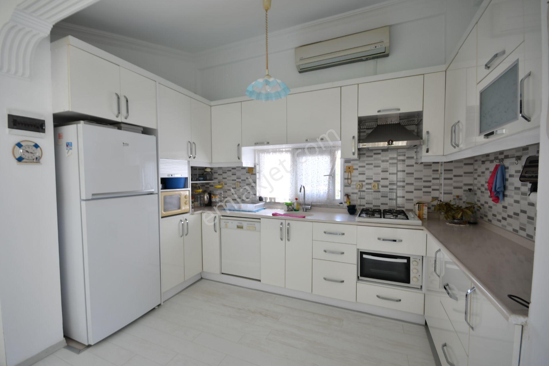 Ato Tatil Sitesi'nde Full Eşyalı Satılık Tripleks Villa - Görsel 20