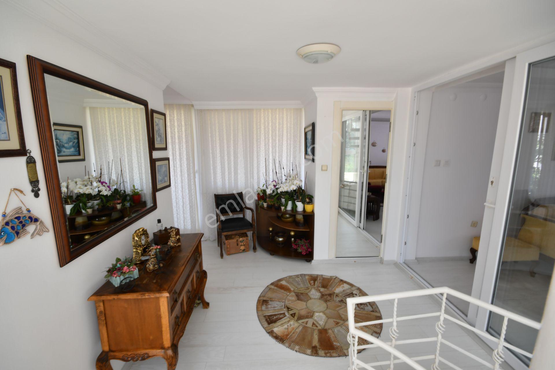 Ato Tatil Sitesi'nde Full Eşyalı Satılık Tripleks Villa - Görsel 29