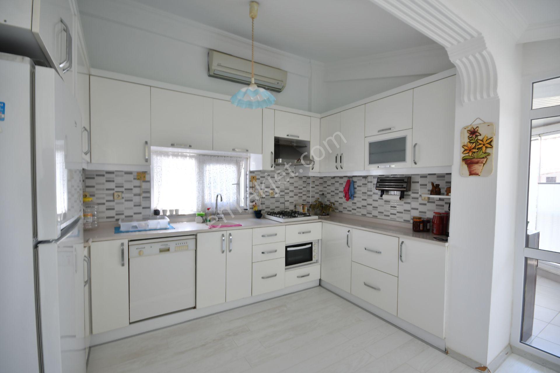 Ato Tatil Sitesi'nde Full Eşyalı Satılık Tripleks Villa - Görsel 19